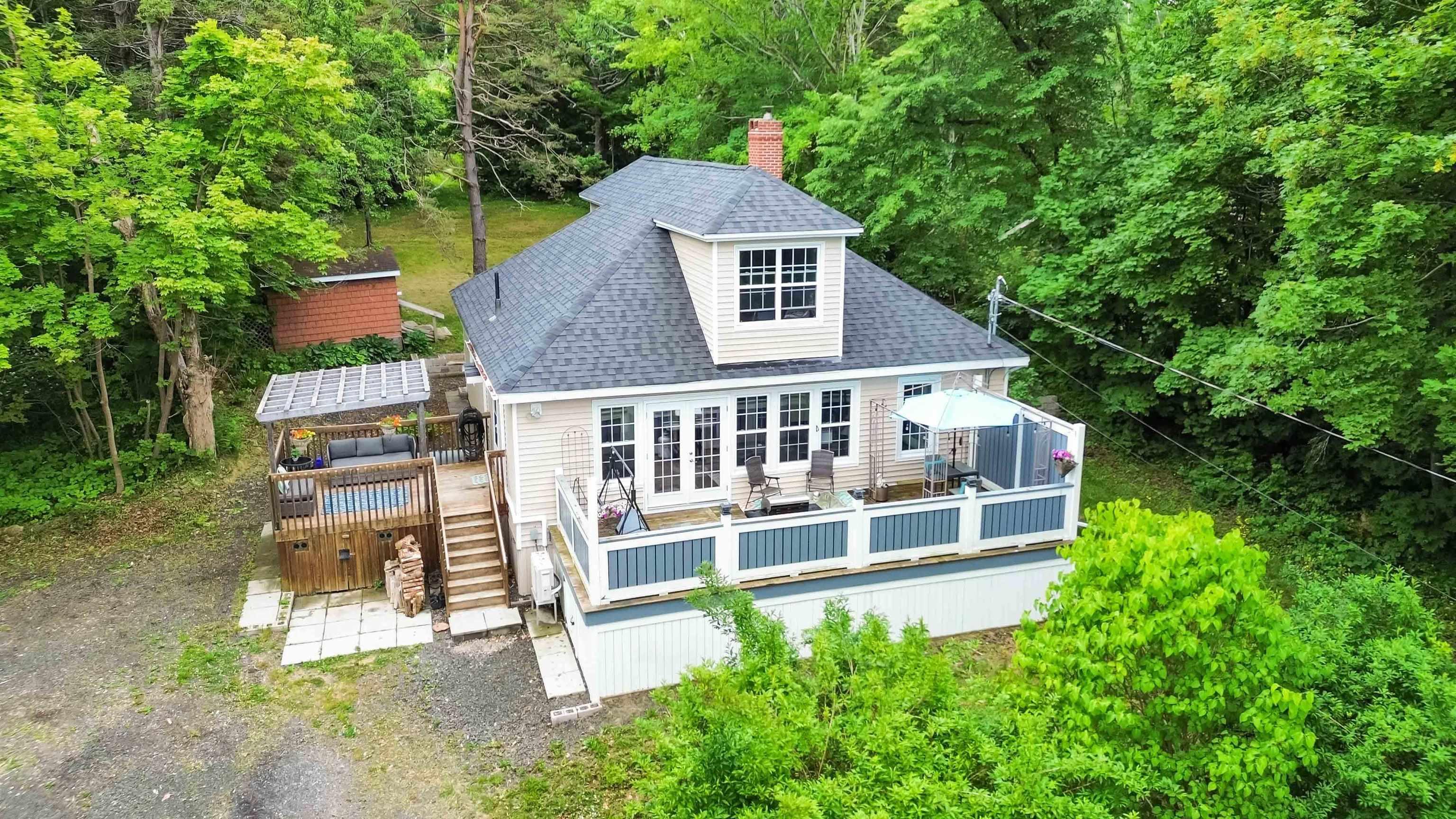 $409,000.00: 566 Highway 1, Smiths Cove