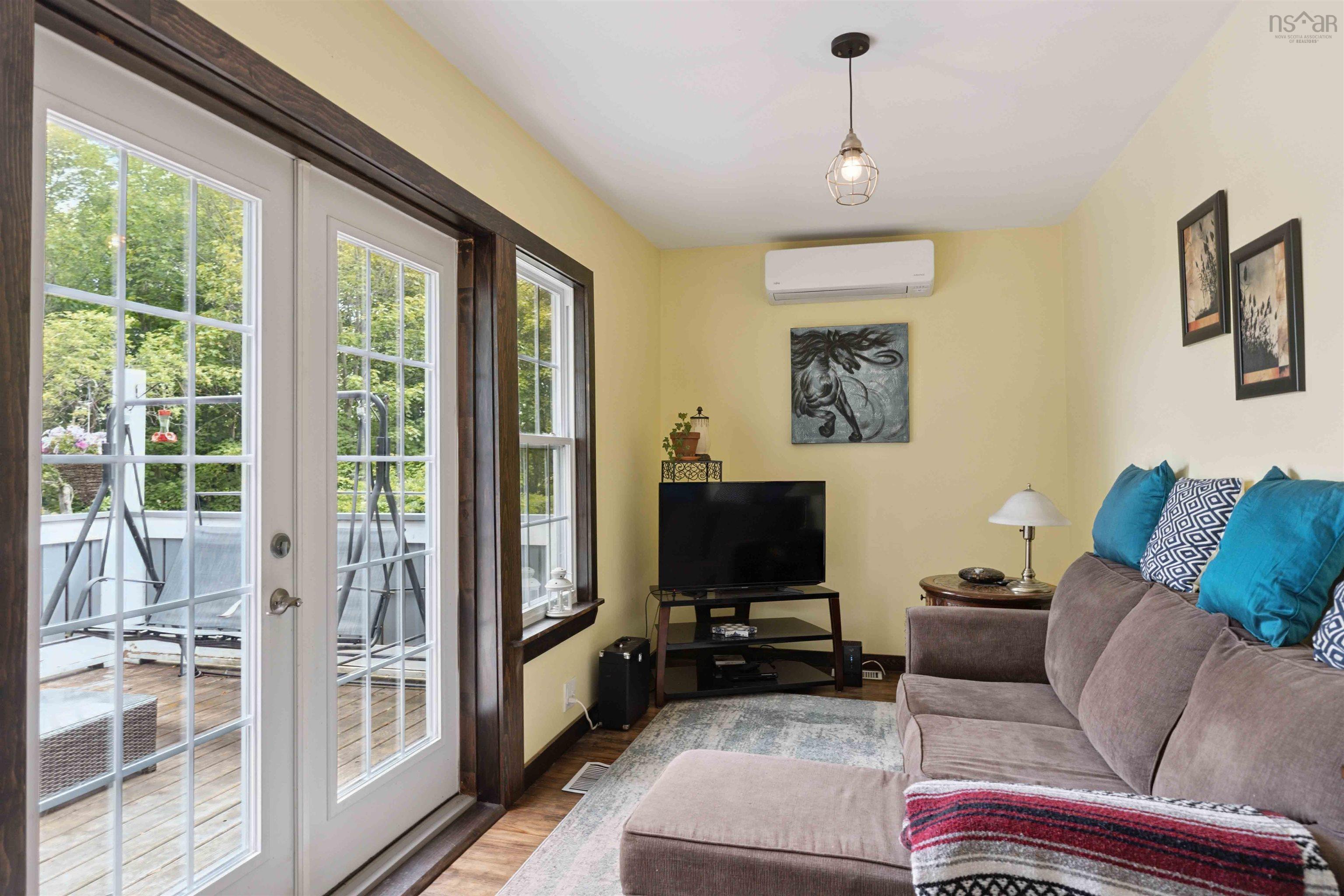 $409,000.00: 566 Highway 1, Smiths Cove