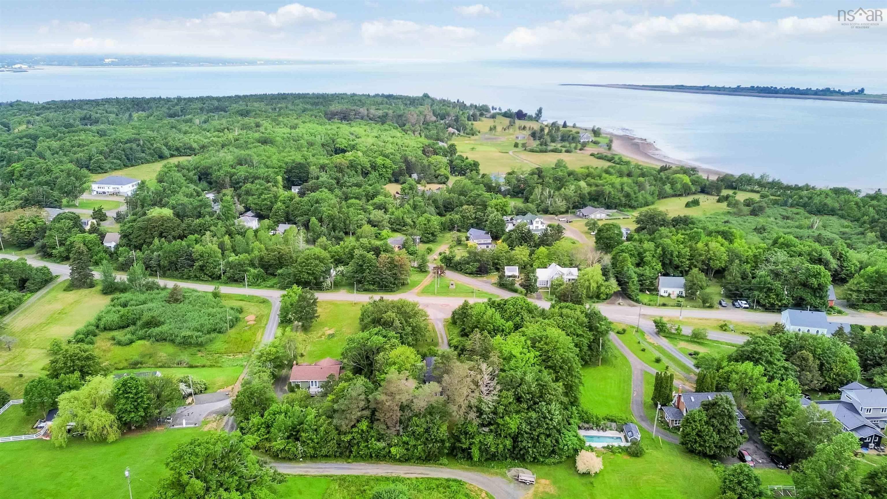 $409,000.00: 566 Highway 1, Smiths Cove