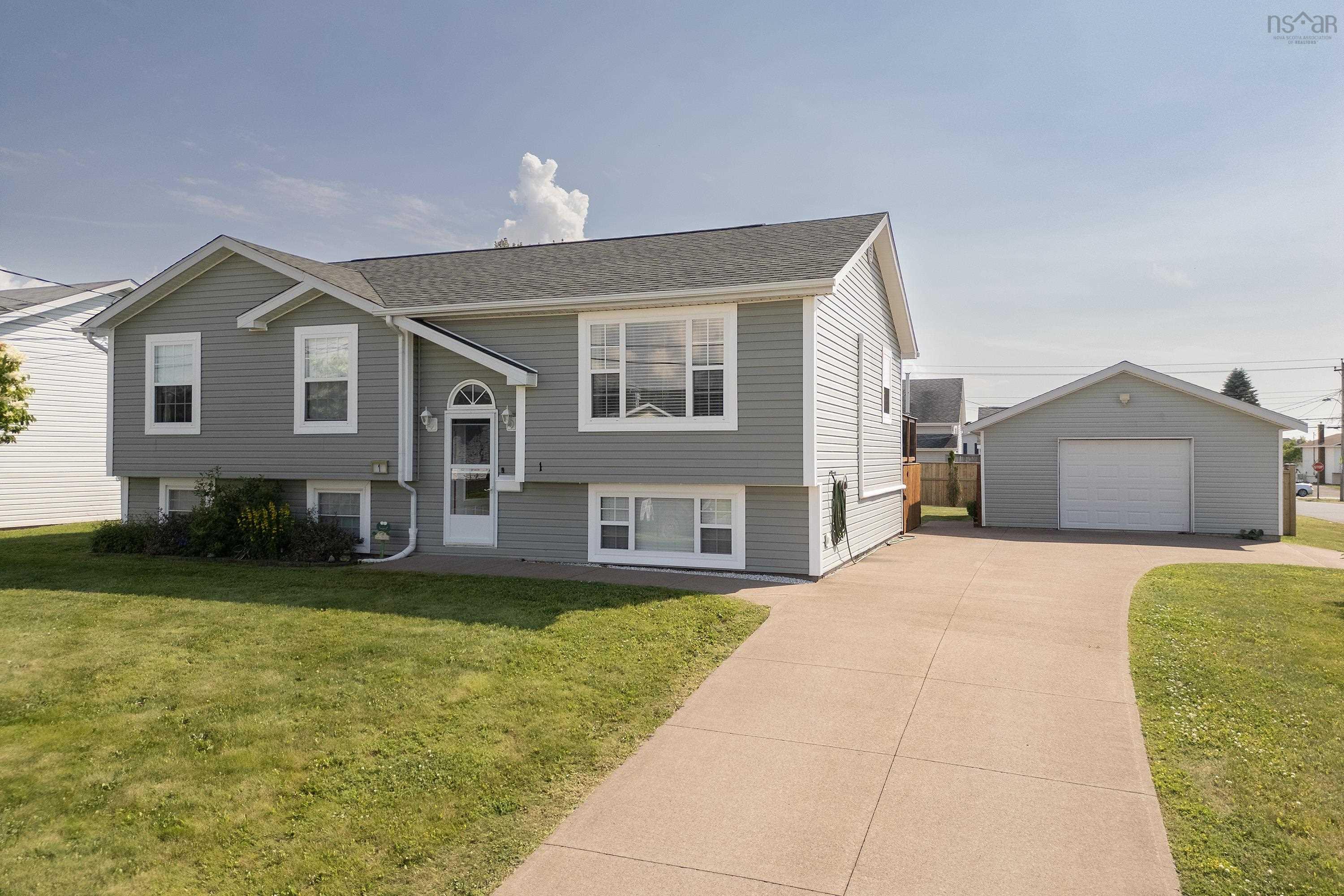 1 Paradise Avenue, Amherst, NS (MLS 202516566)