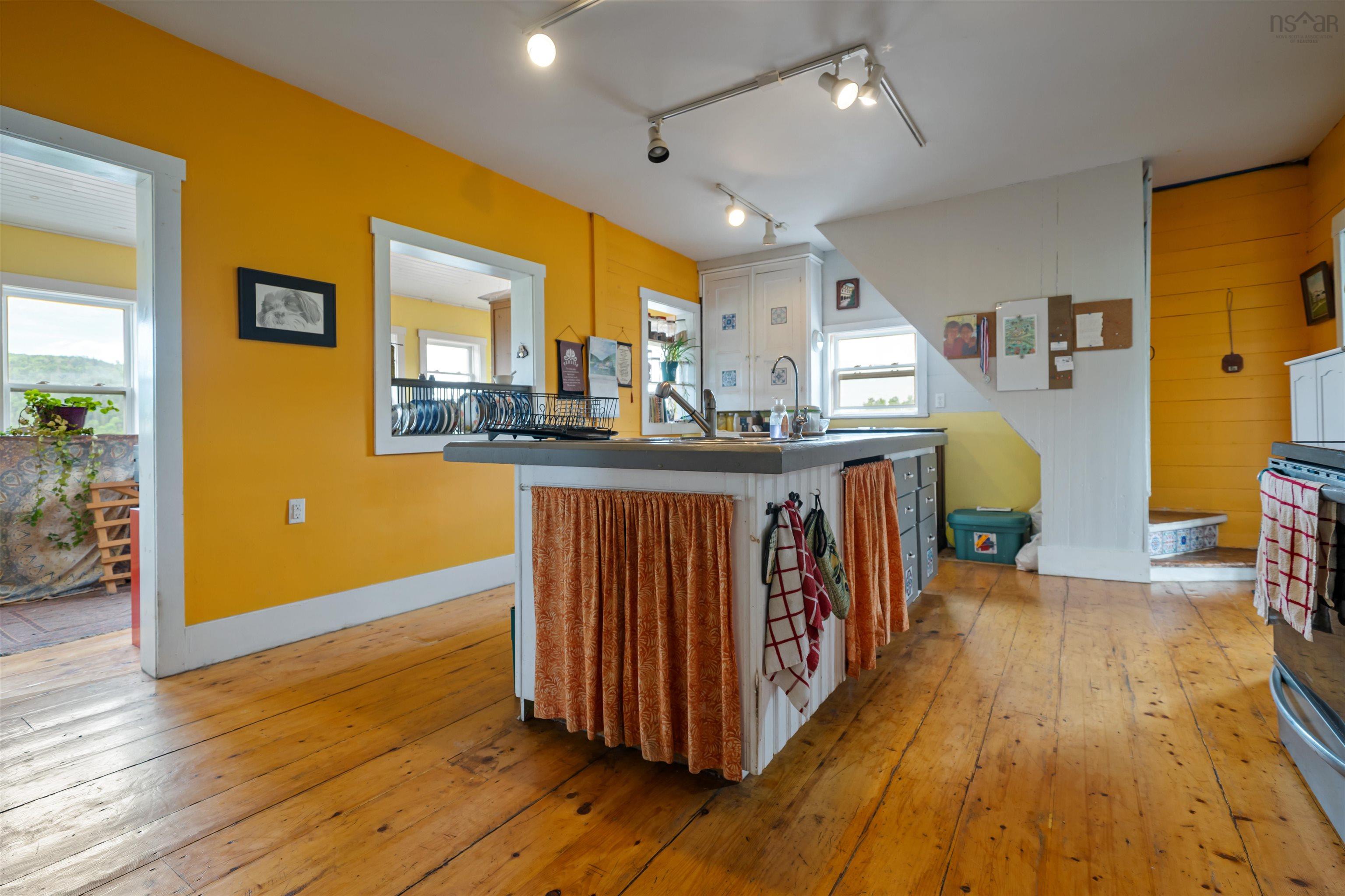 $549,900.00: 3925 East River West Side Road, Bridgeville