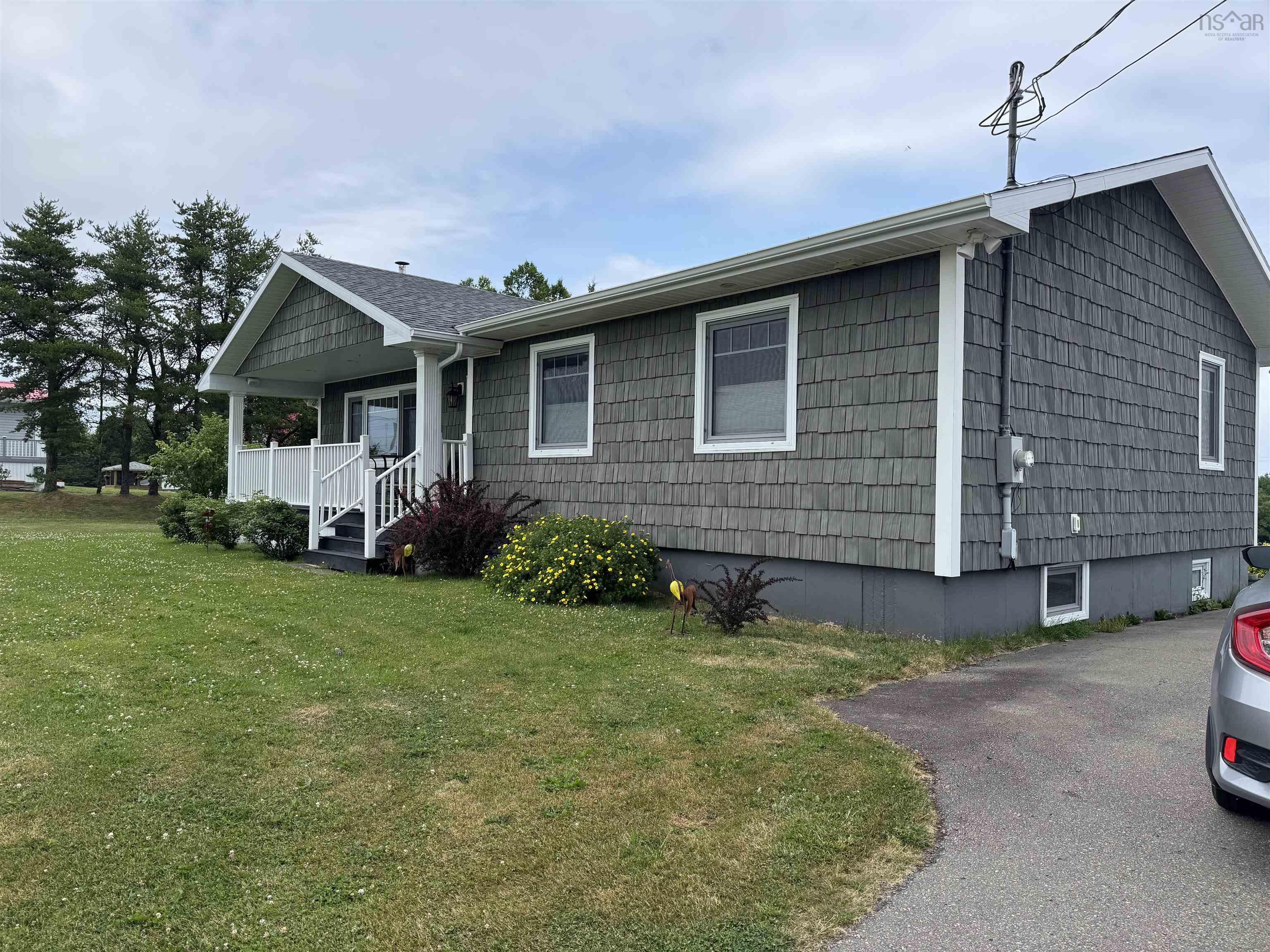 $649,000.00: 186 Point Aconi, Bras D