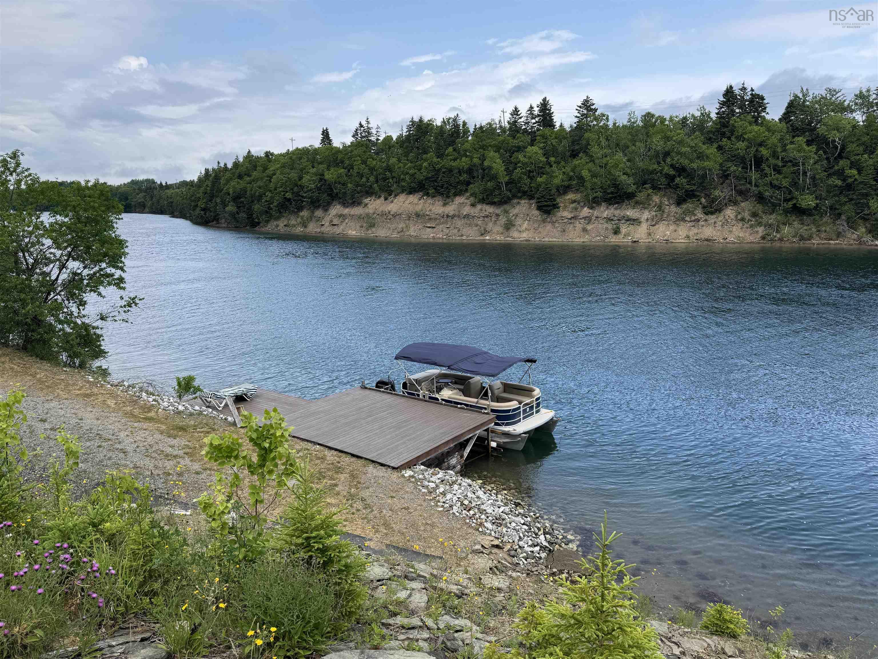 $649,000.00: 186 Point Aconi, Bras D
