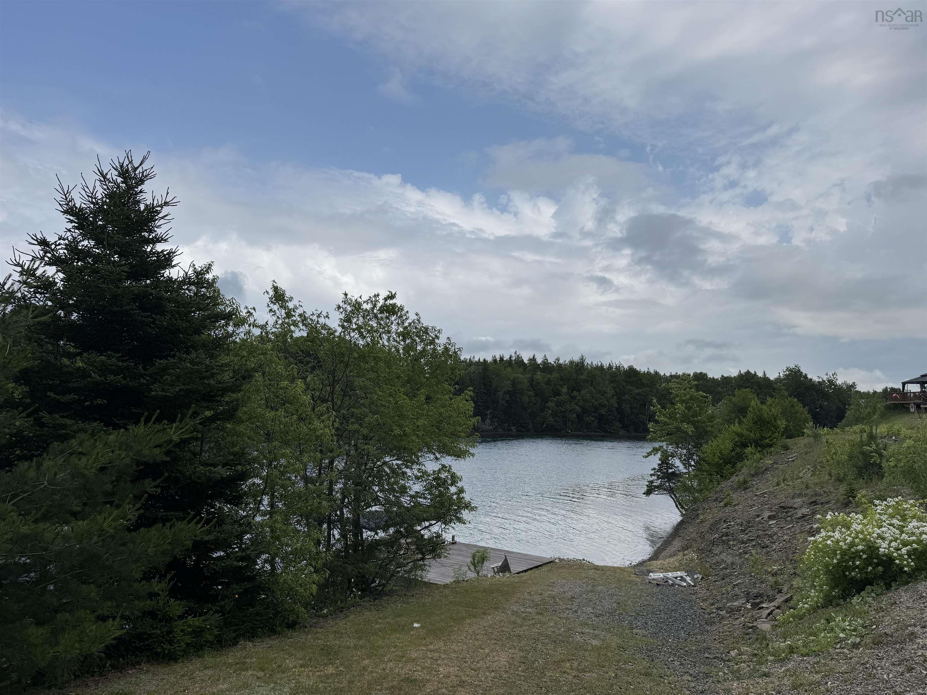 $649,000.00: 186 Point Aconi, Bras D