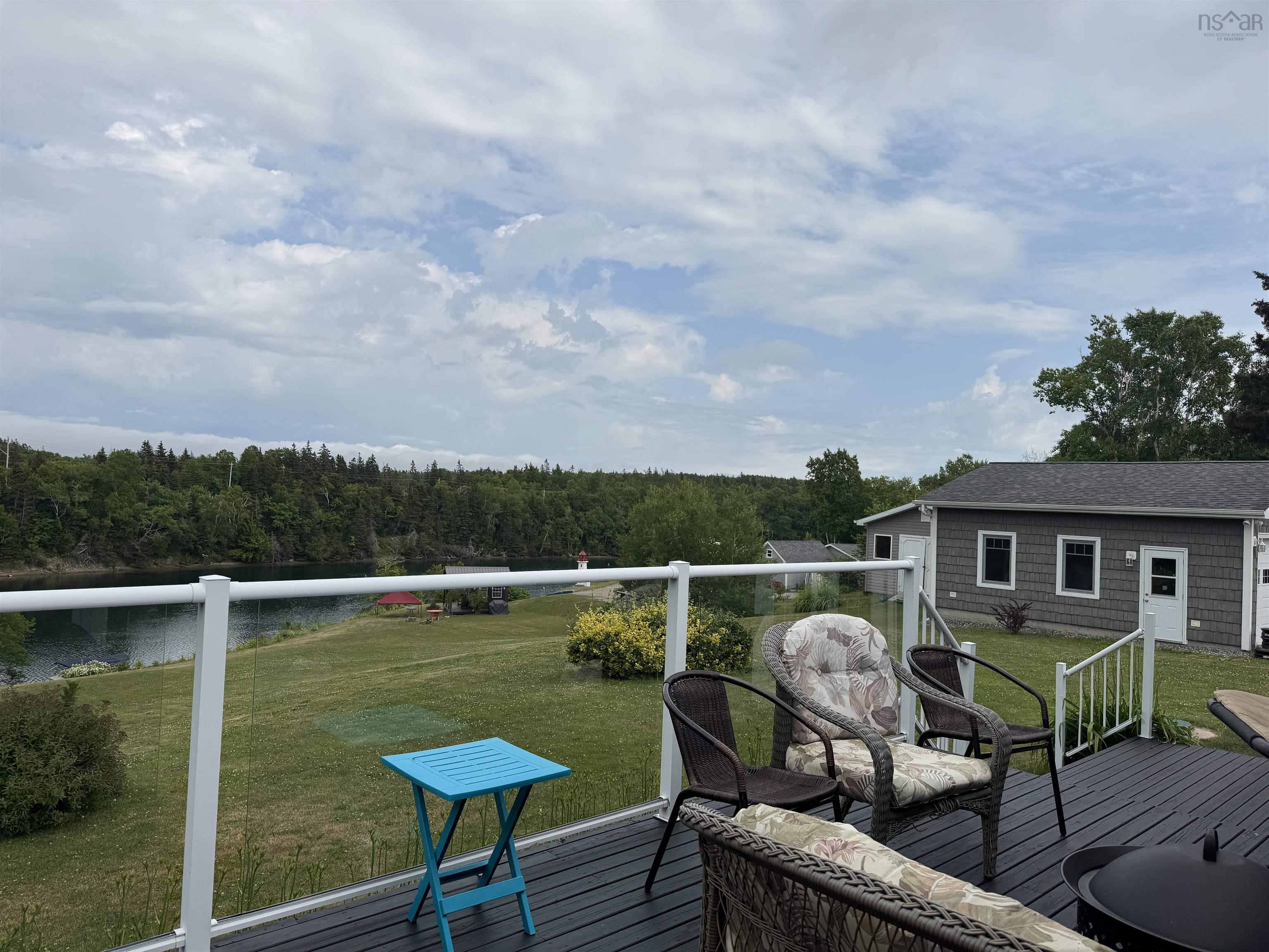 $649,000.00: 186 Point Aconi, Bras D