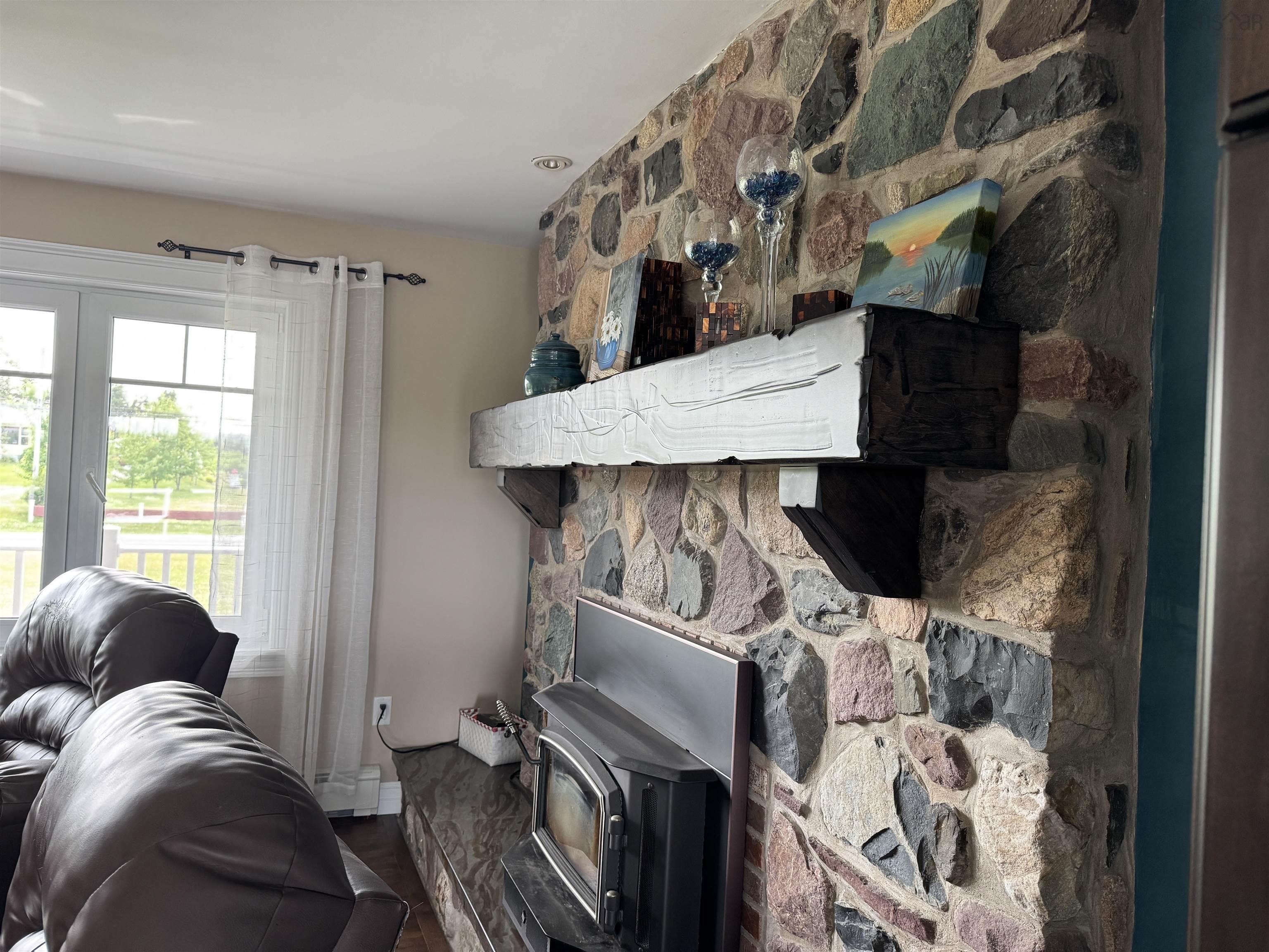 $649,000.00: 186 Point Aconi, Bras D