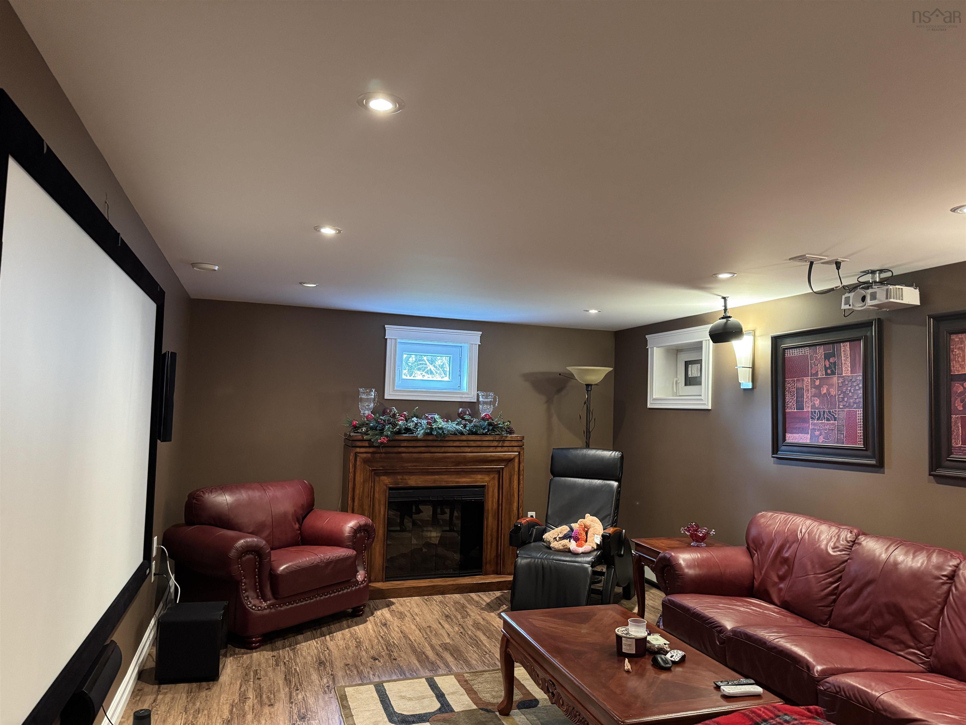 $649,000.00: 186 Point Aconi, Bras D