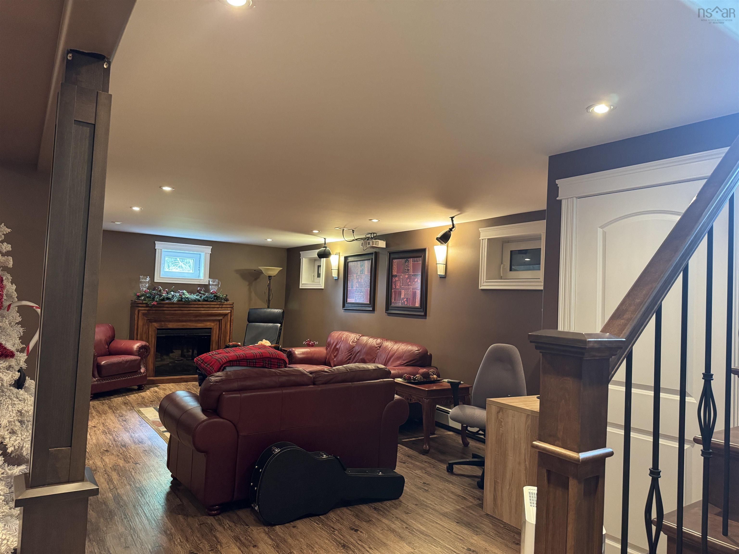 $649,000.00: 186 Point Aconi, Bras D