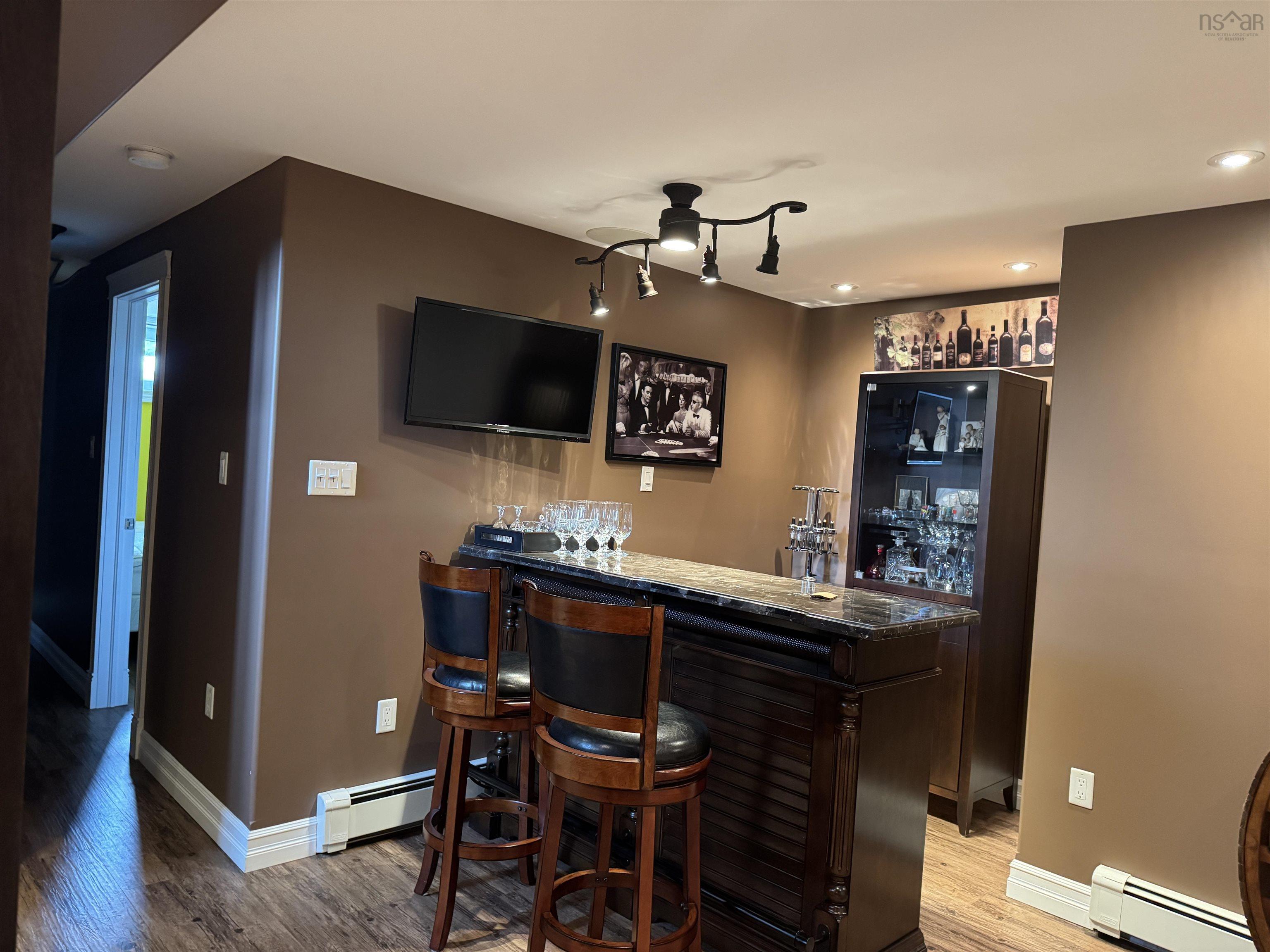 $649,000.00: 186 Point Aconi, Bras D