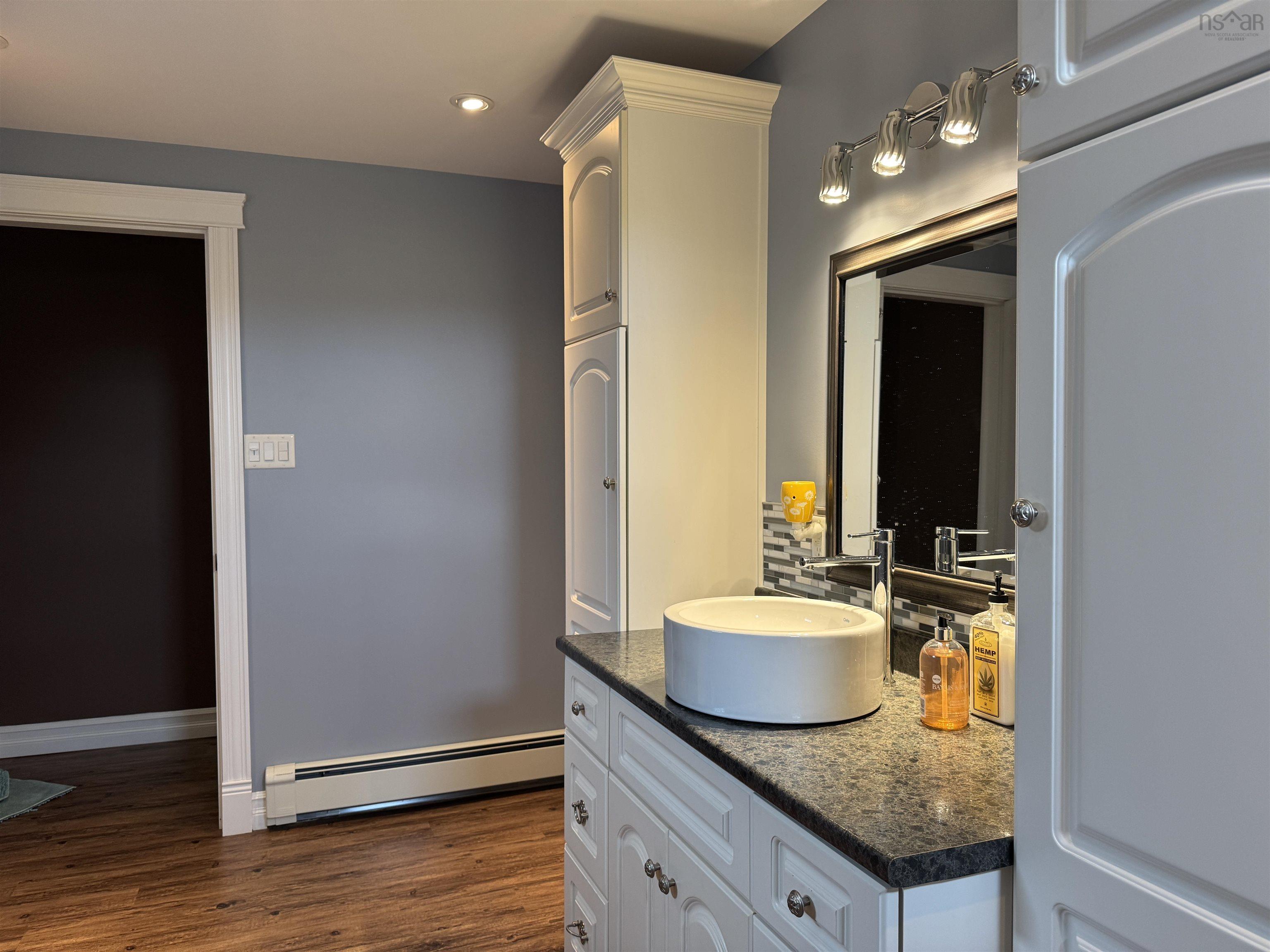 $649,000.00: 186 Point Aconi, Bras D