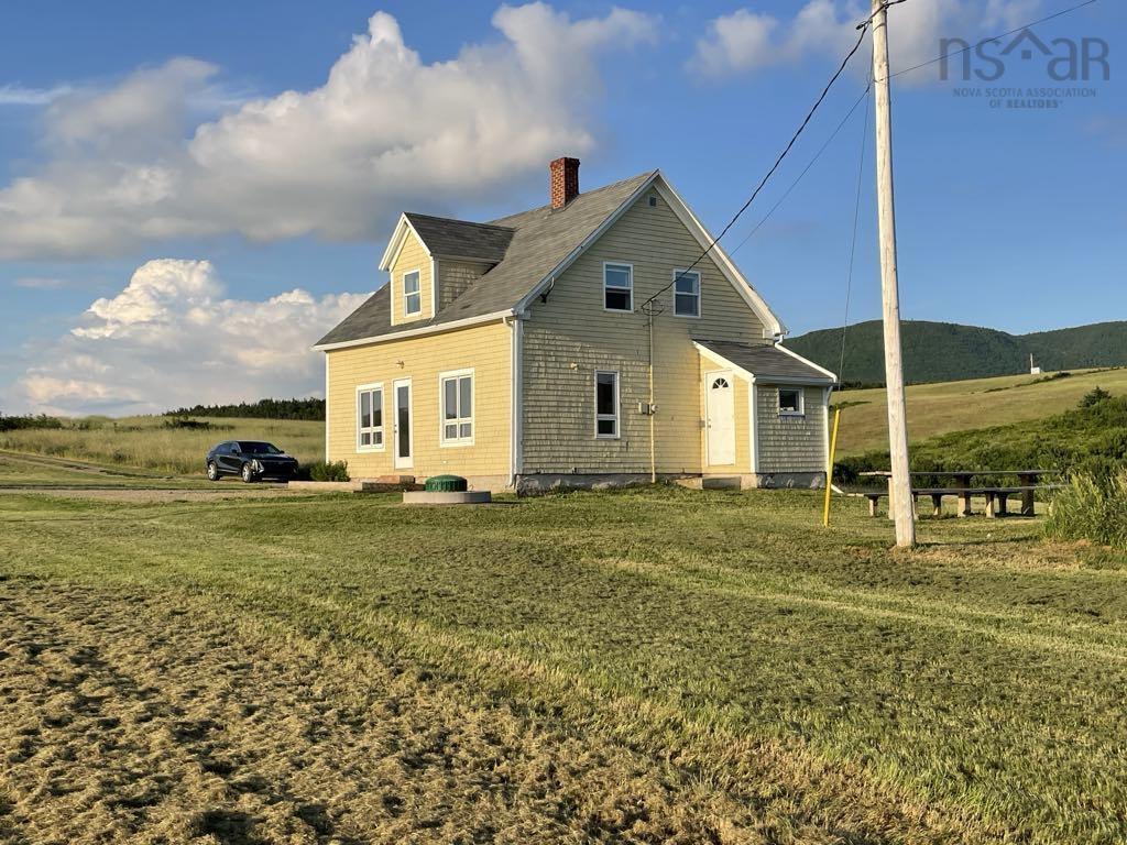 $308,000.00: 84 5308 Road, St. Joseph du Moine