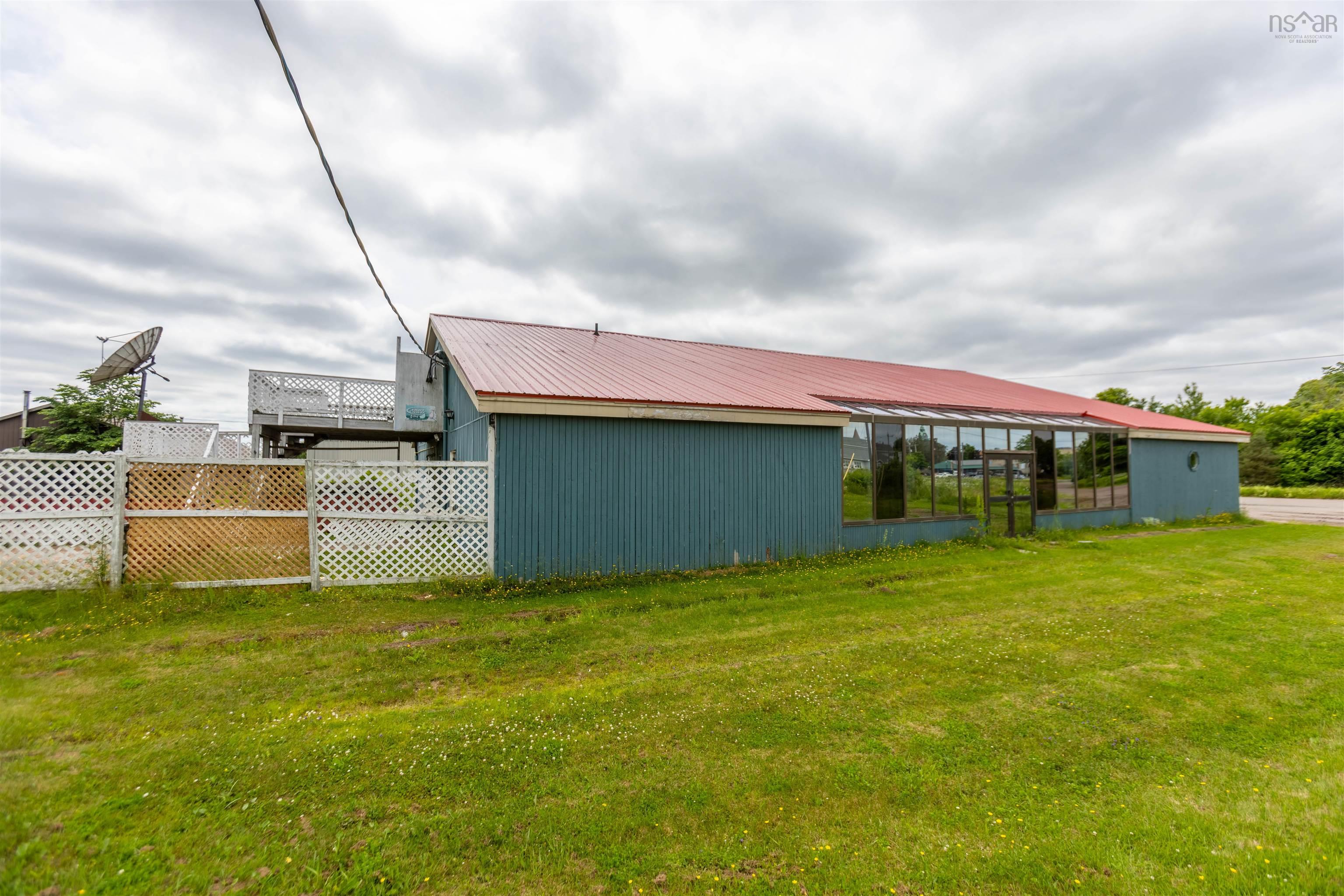 $499,900.00: 10 Gerard Avenue, Amherst