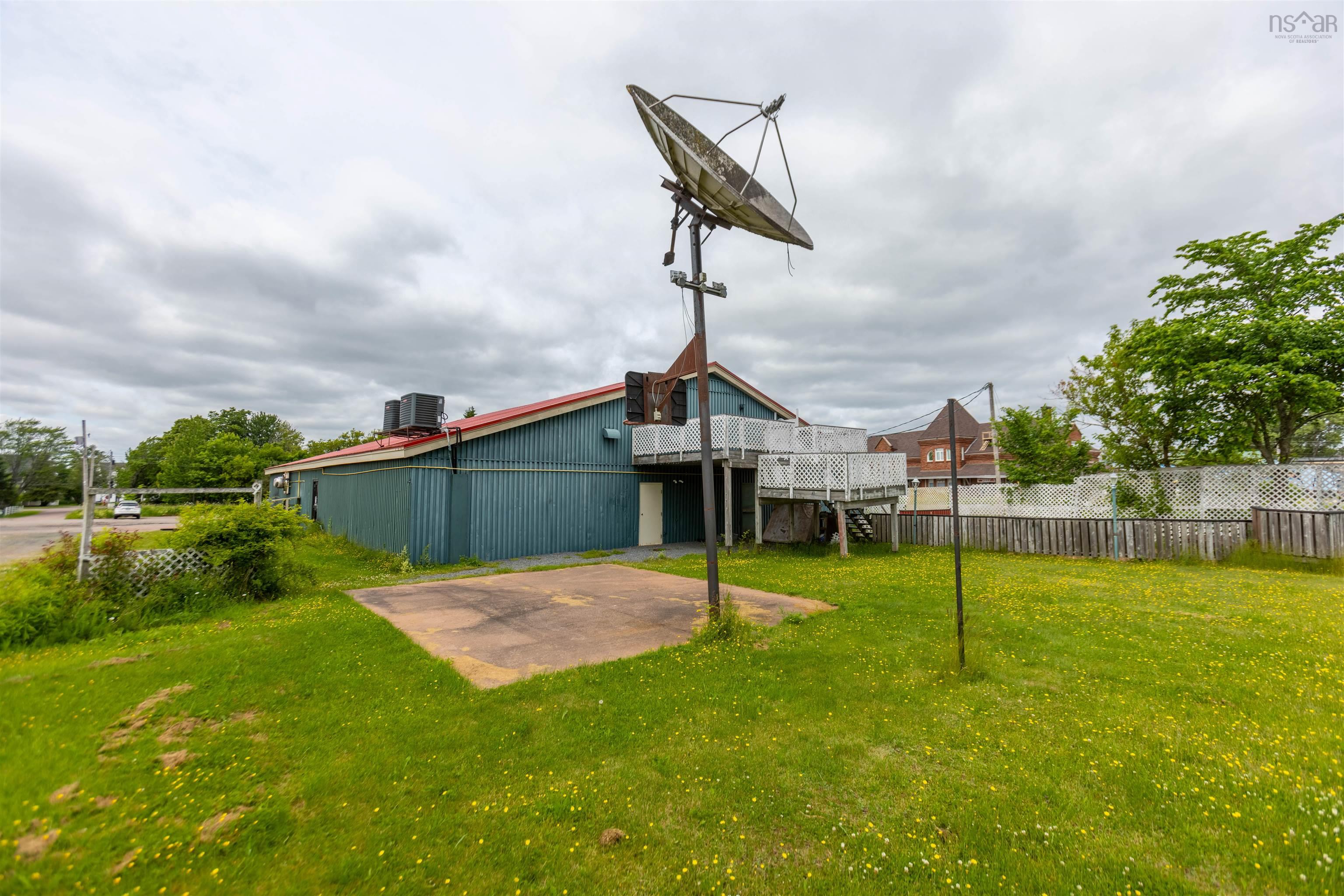 $499,900.00: 10 Gerard Avenue, Amherst