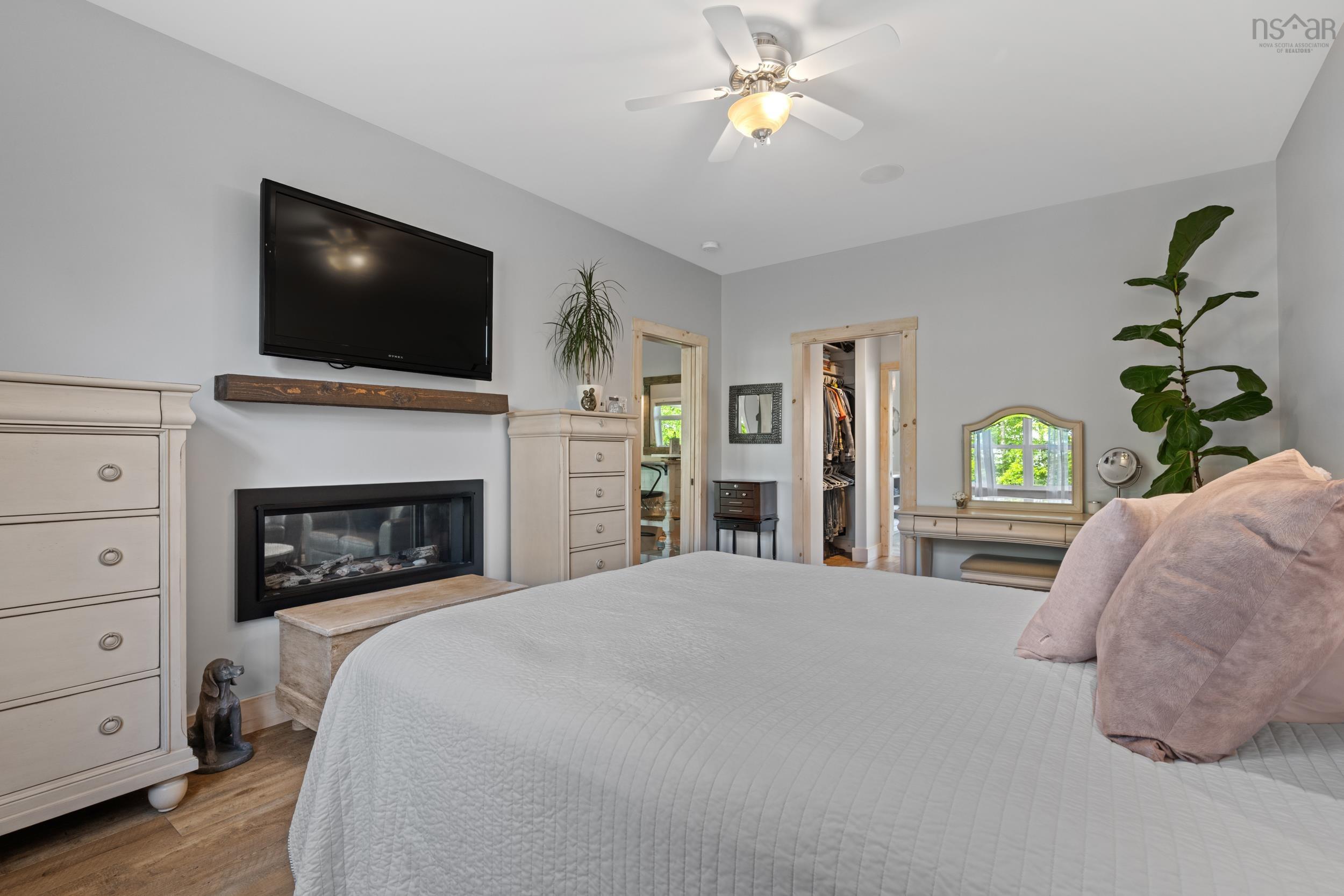 $1,100,000.00: 94 Heritage Way, East Uniacke