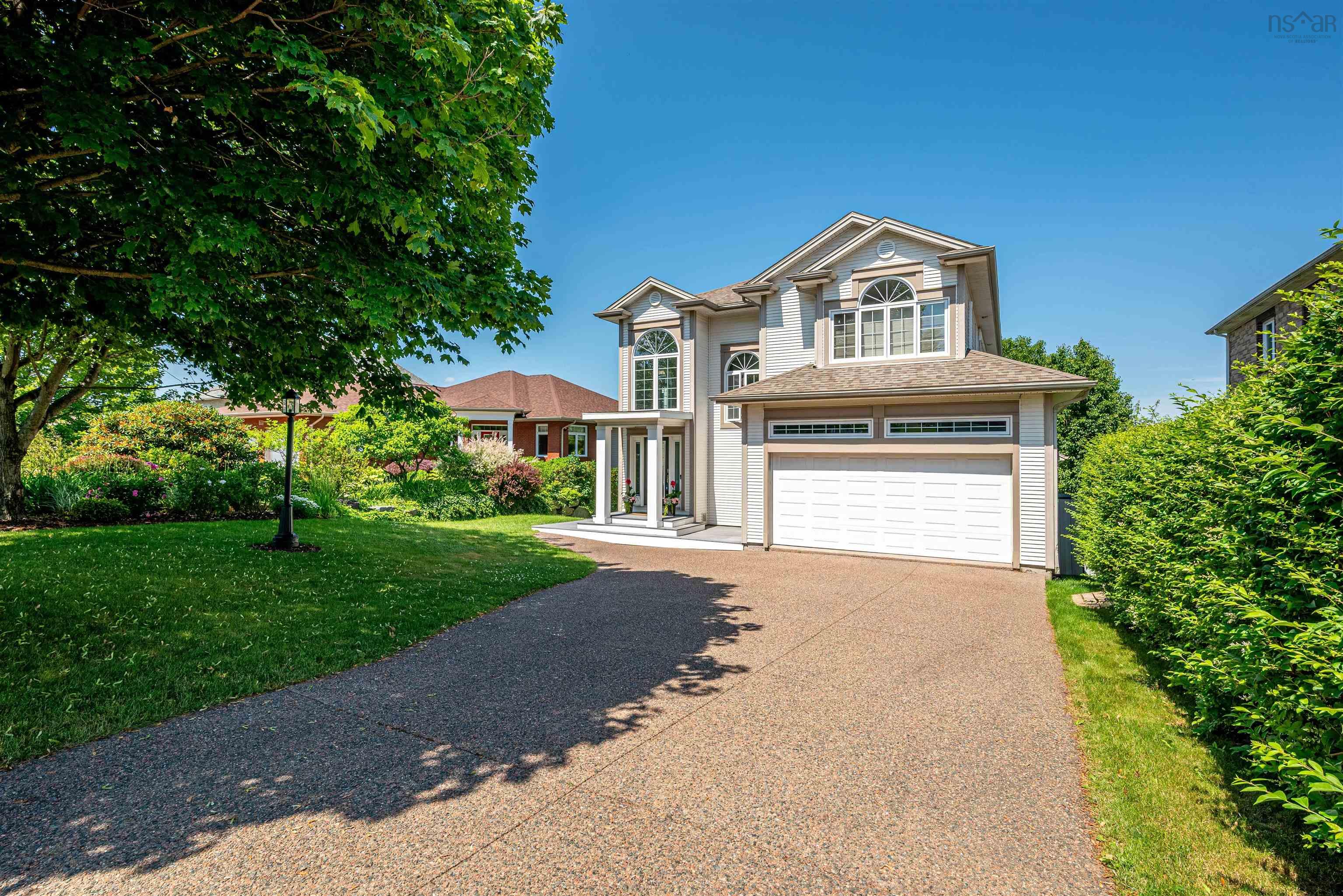 $1,999,000.00: 73 Lakeshore Park Terrace, Dartmouth