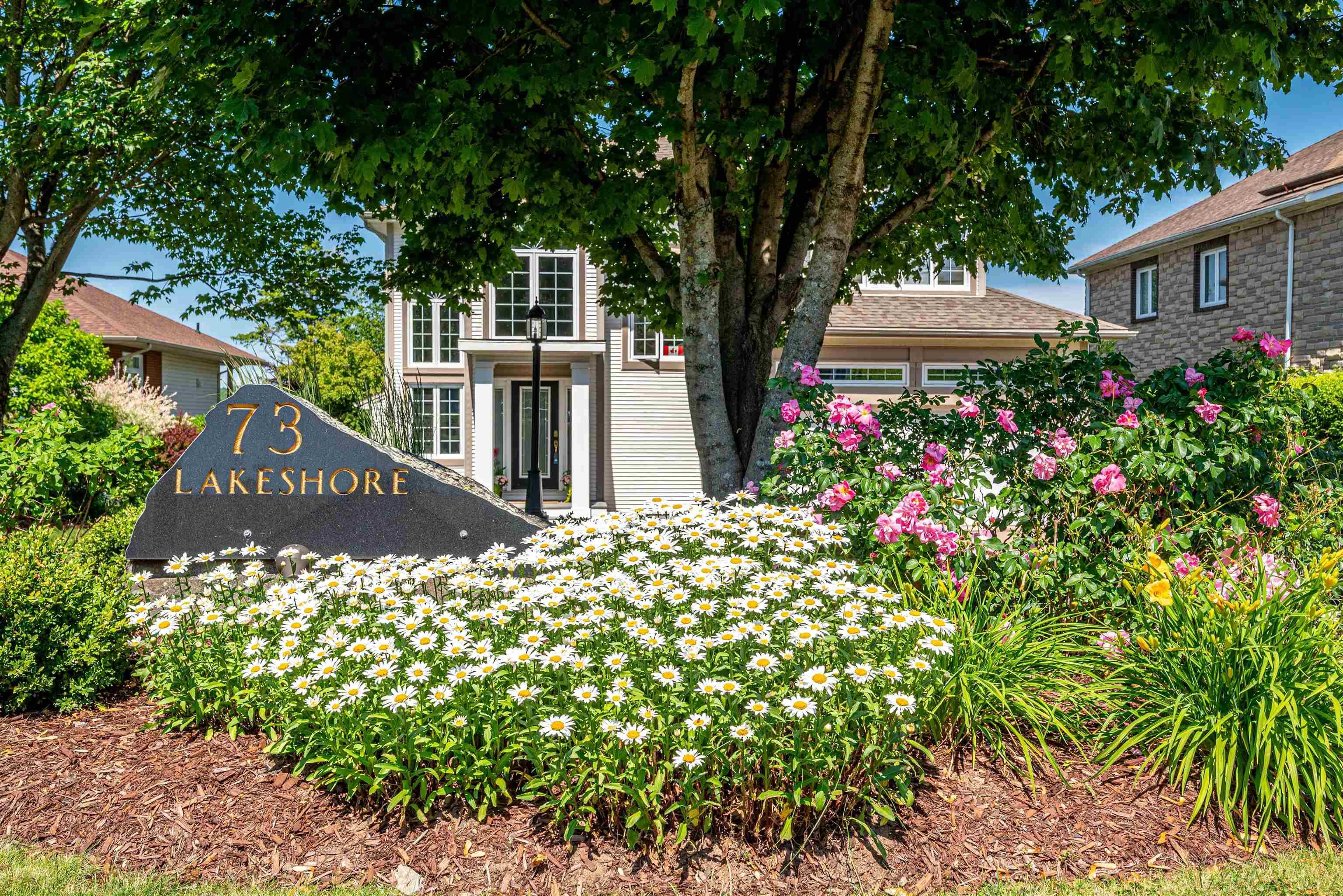 $1,999,000.00: 73 Lakeshore Park Terrace, Dartmouth