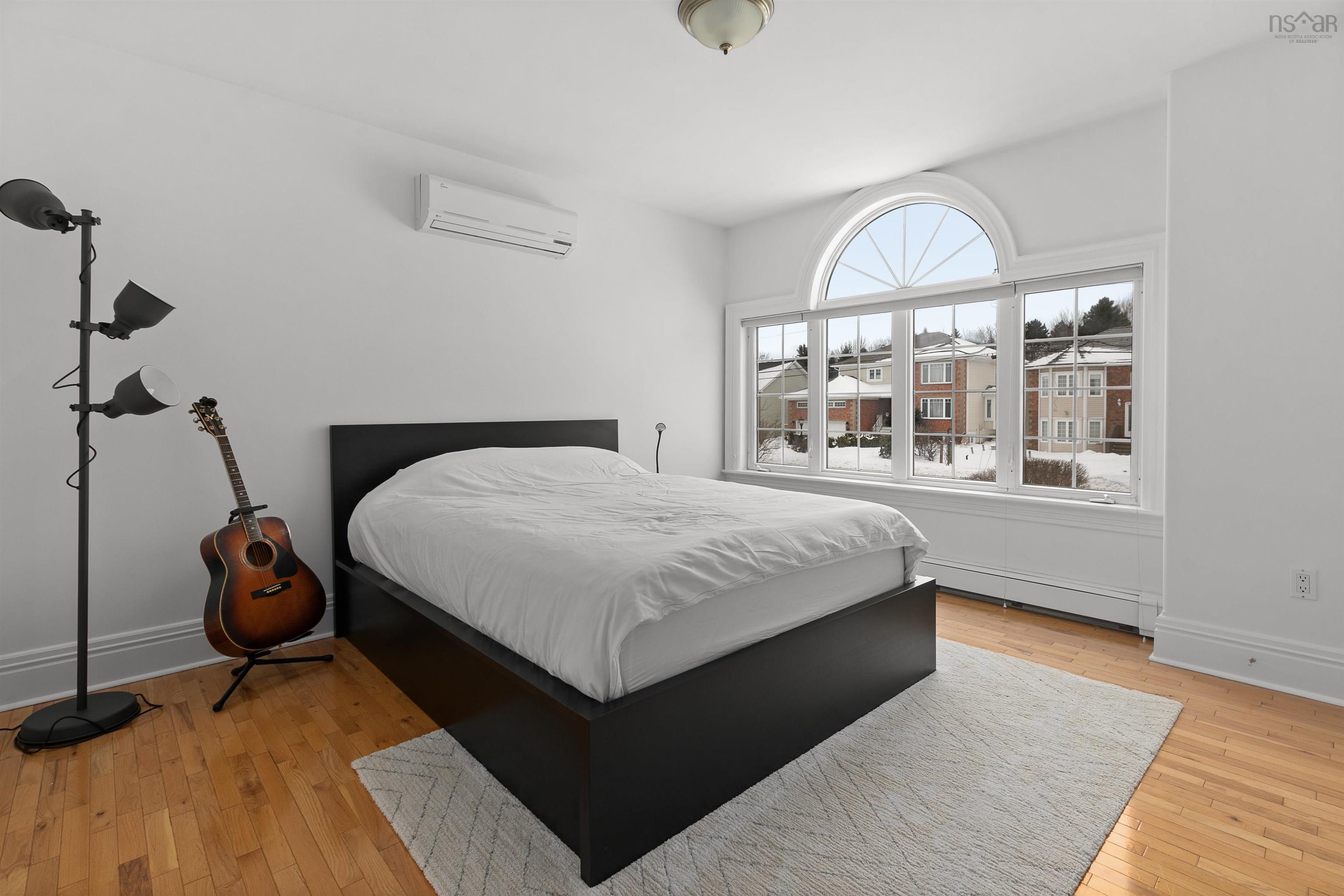 $1,999,000.00: 73 Lakeshore Park Terrace, Dartmouth