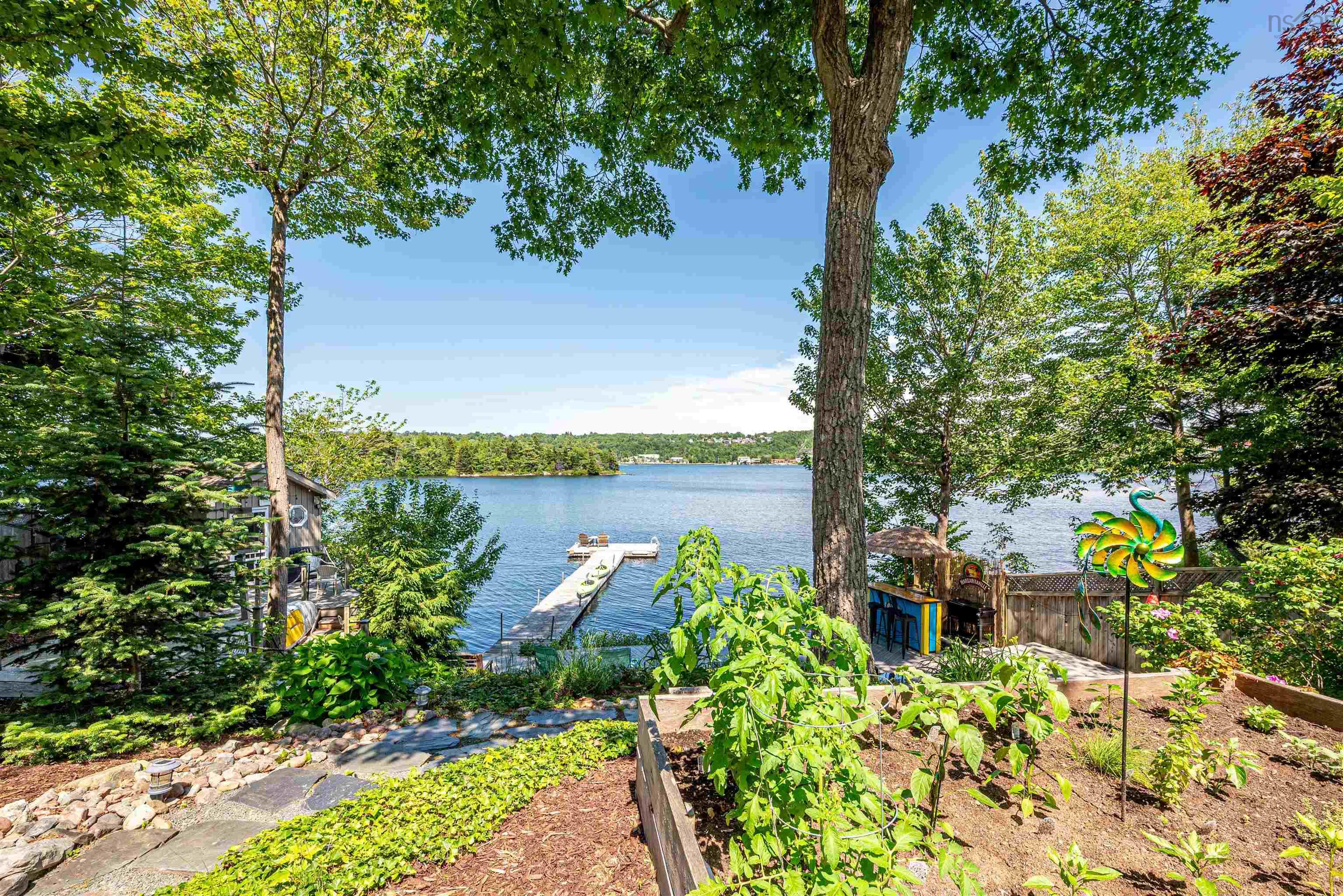 $1,999,000.00: 73 Lakeshore Park Terrace, Dartmouth