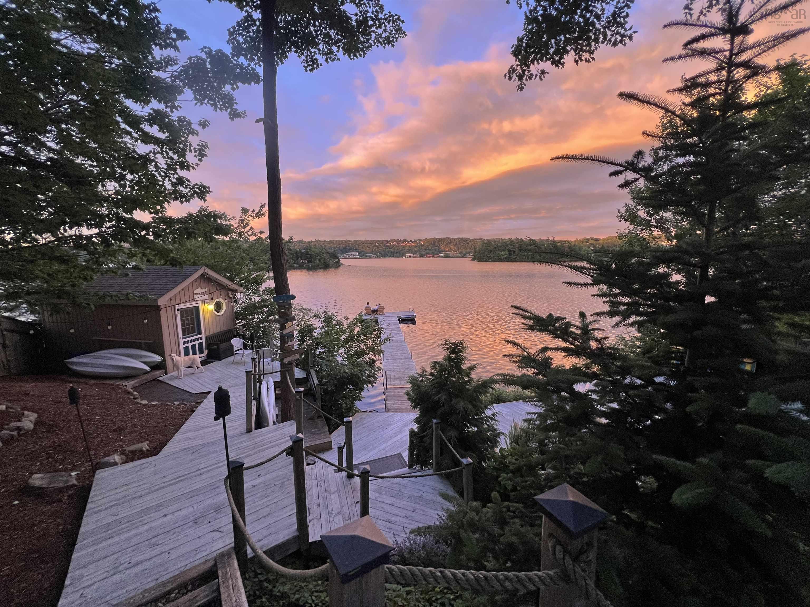 $1,999,000.00: 73 Lakeshore Park Terrace, Dartmouth