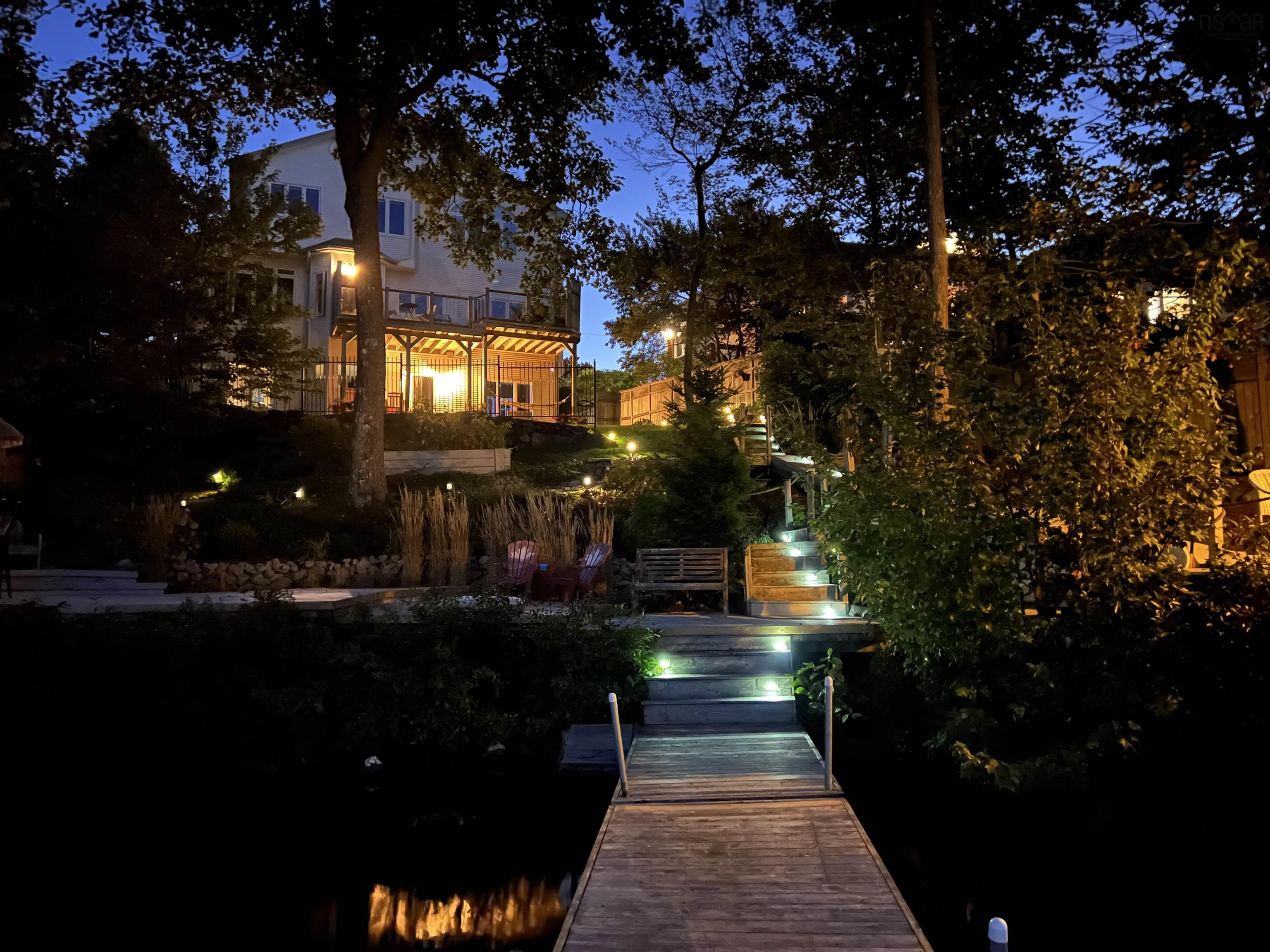 $1,999,000.00: 73 Lakeshore Park Terrace, Dartmouth