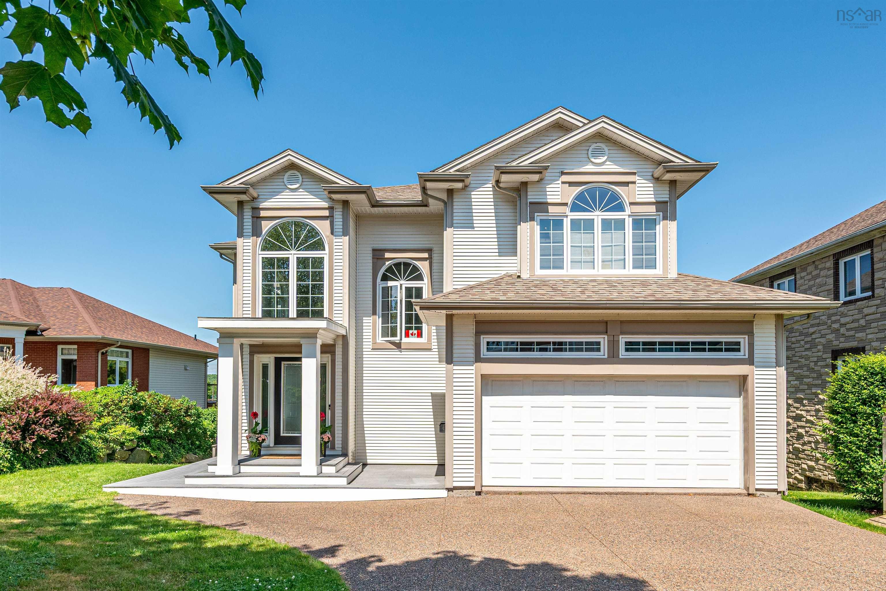 $1,999,000.00: 73 Lakeshore Park Terrace, Dartmouth