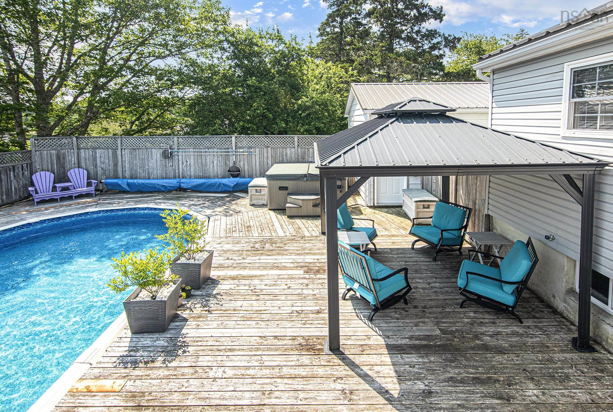 $849,900.00: 82 Masons Point Road, Head Of St. Margarets Bay