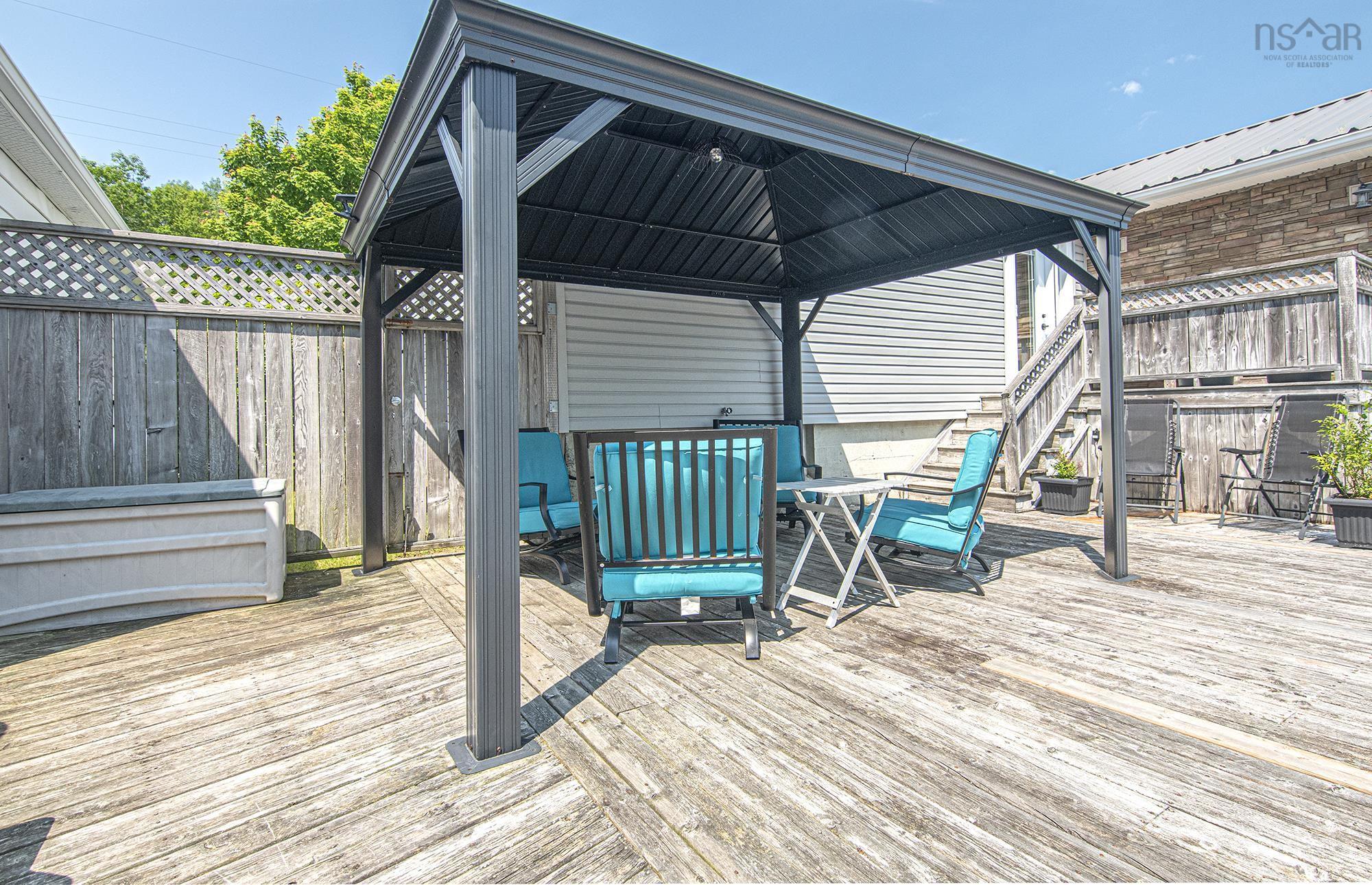 $849,900.00: 82 Masons Point Road, Head Of St. Margarets Bay