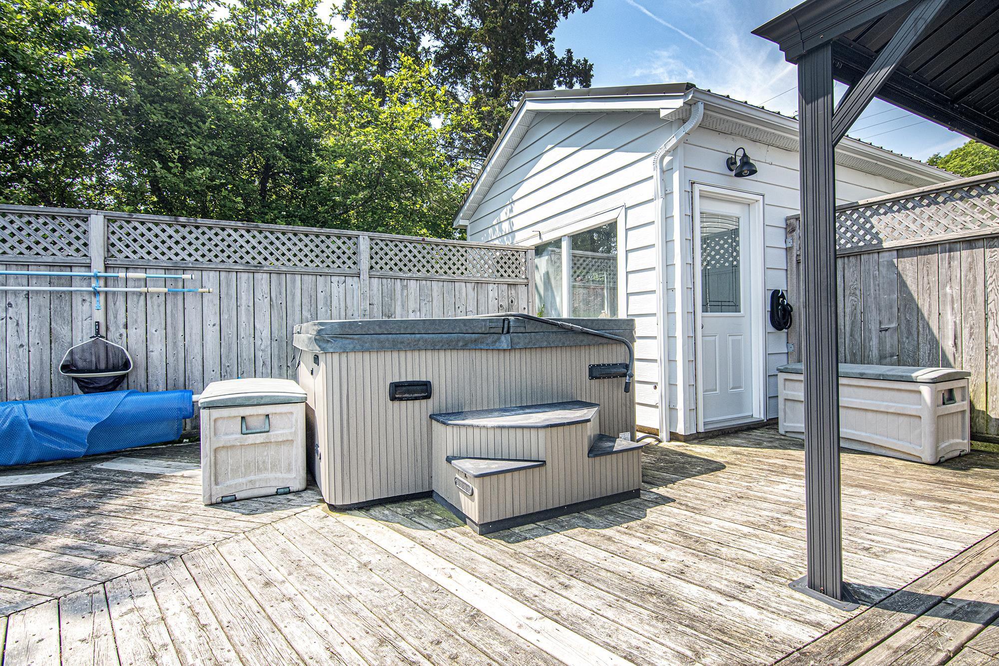 $849,900.00: 82 Masons Point Road, Head Of St. Margarets Bay