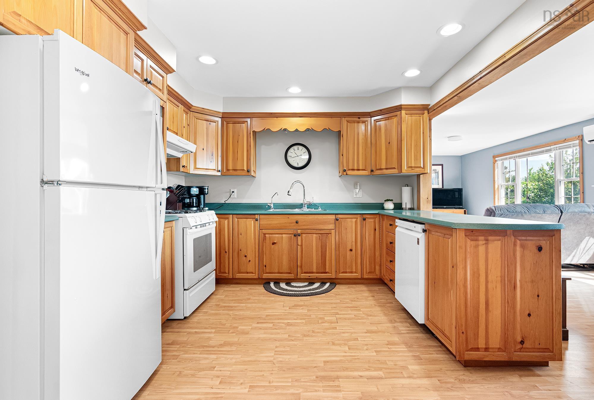 $849,900.00: 82 Masons Point Road, Head Of St. Margarets Bay