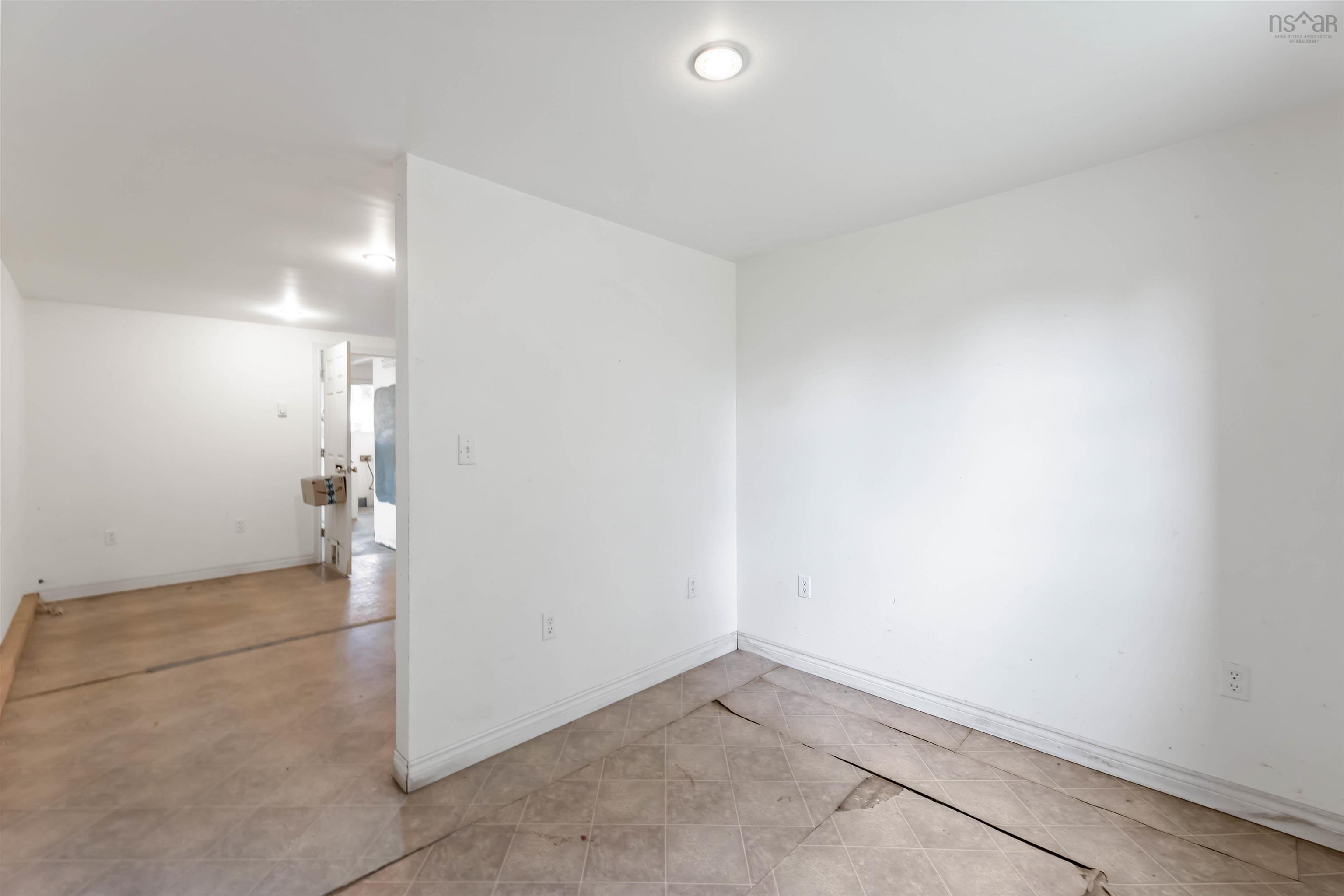 $329,900.00: 98 Centennial Drive, Windsor