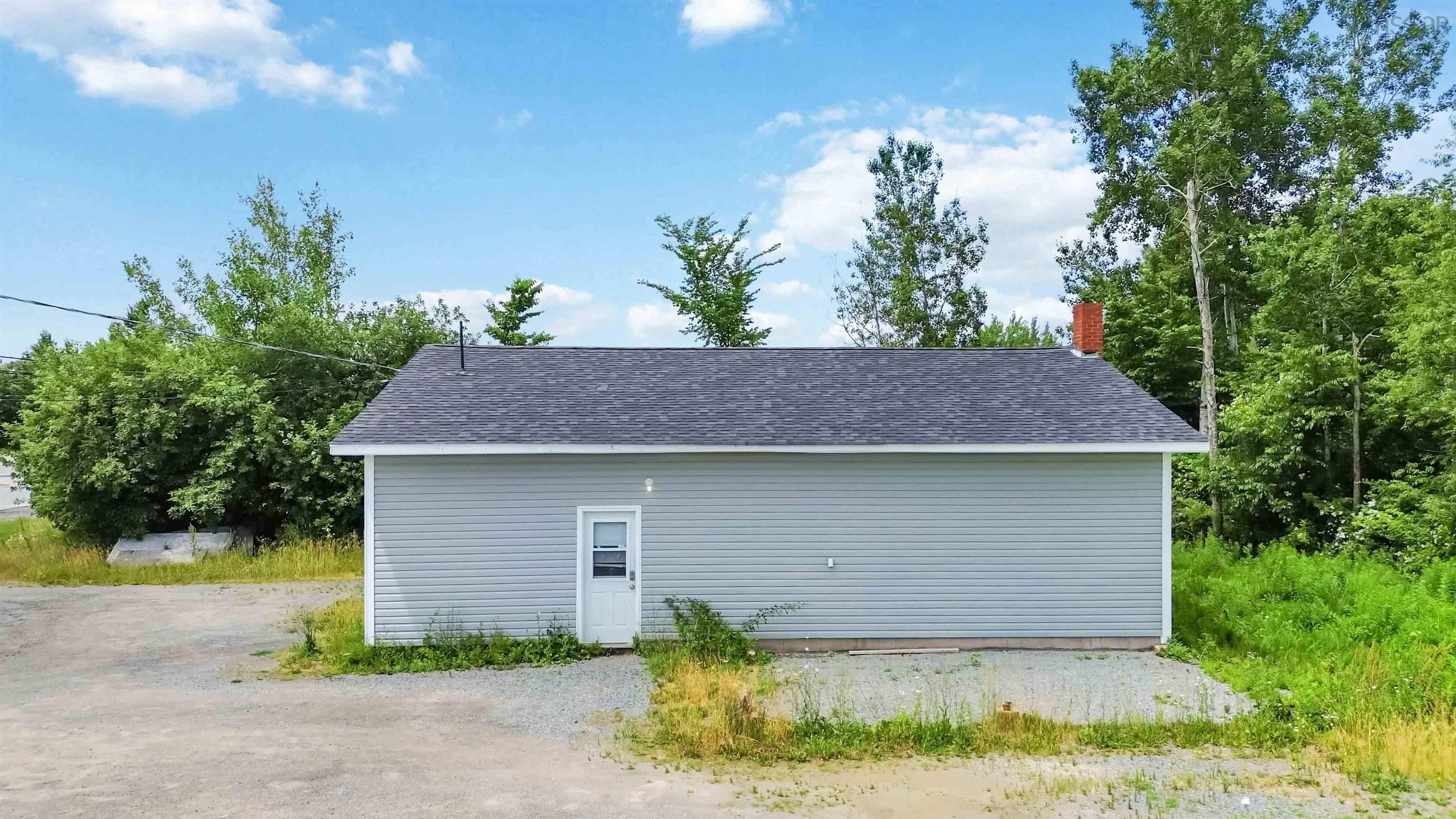 $329,900.00: 98 Centennial Drive, Windsor
