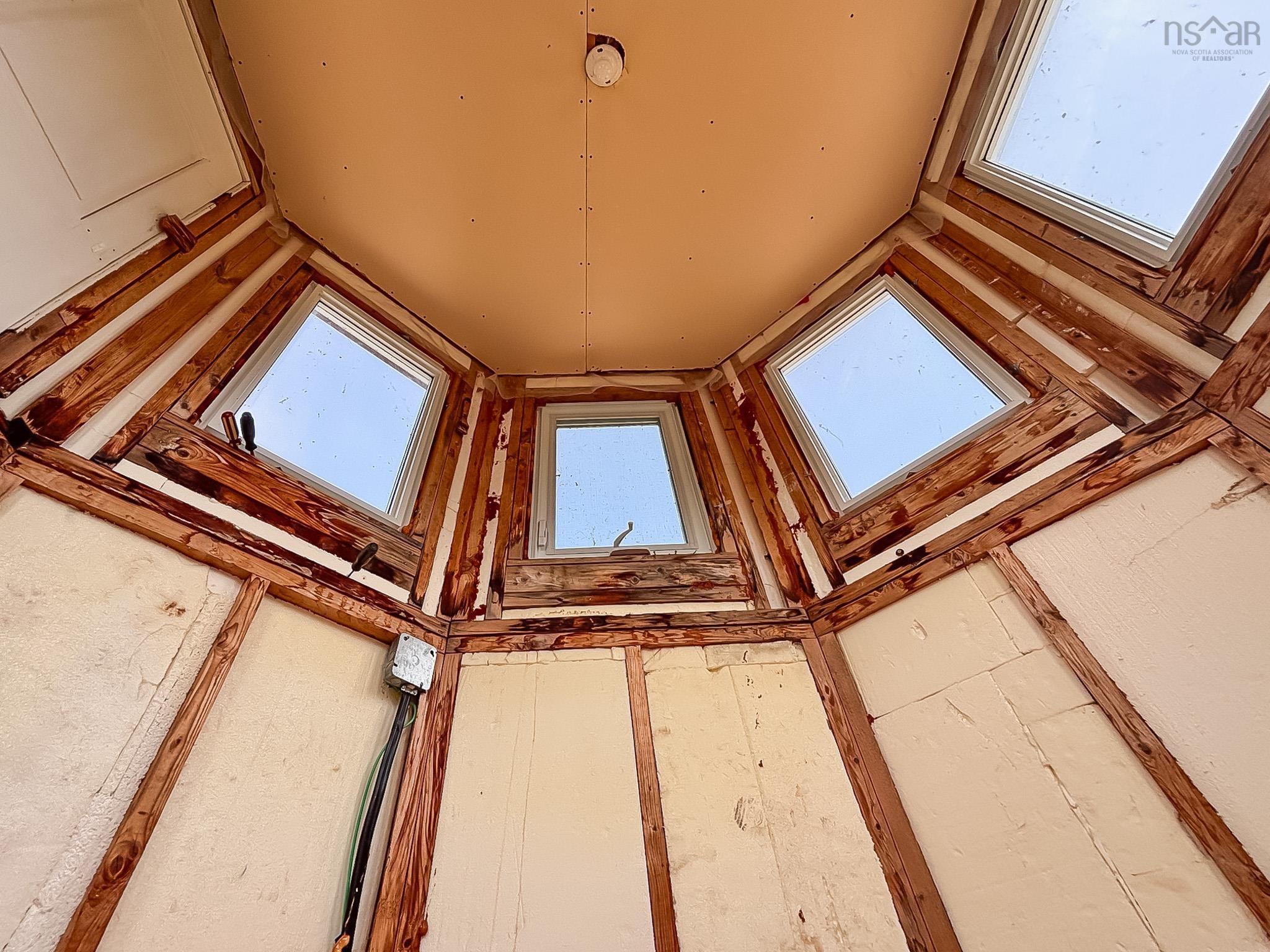 $550,000.00: 226 Long Hill Road, Blockhouse