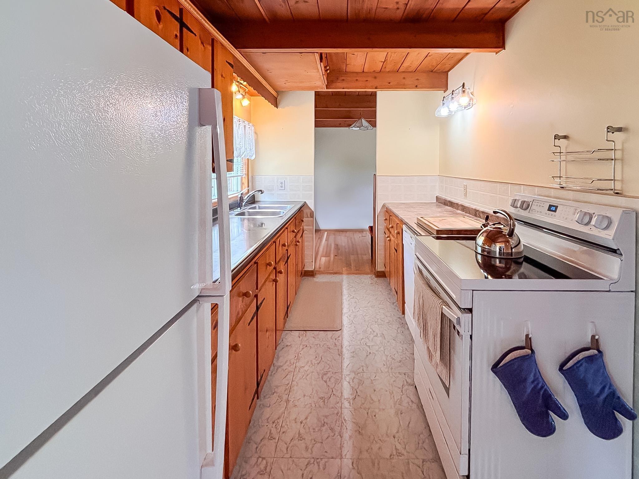 $550,000.00: 226 Long Hill Road, Blockhouse