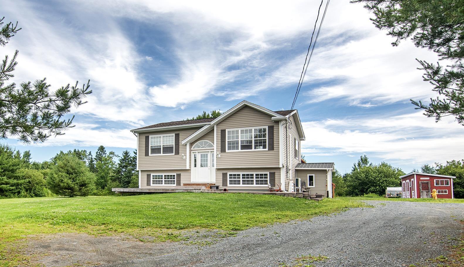 $599,900.00: 579 Highway 1, Mount Uniacke
