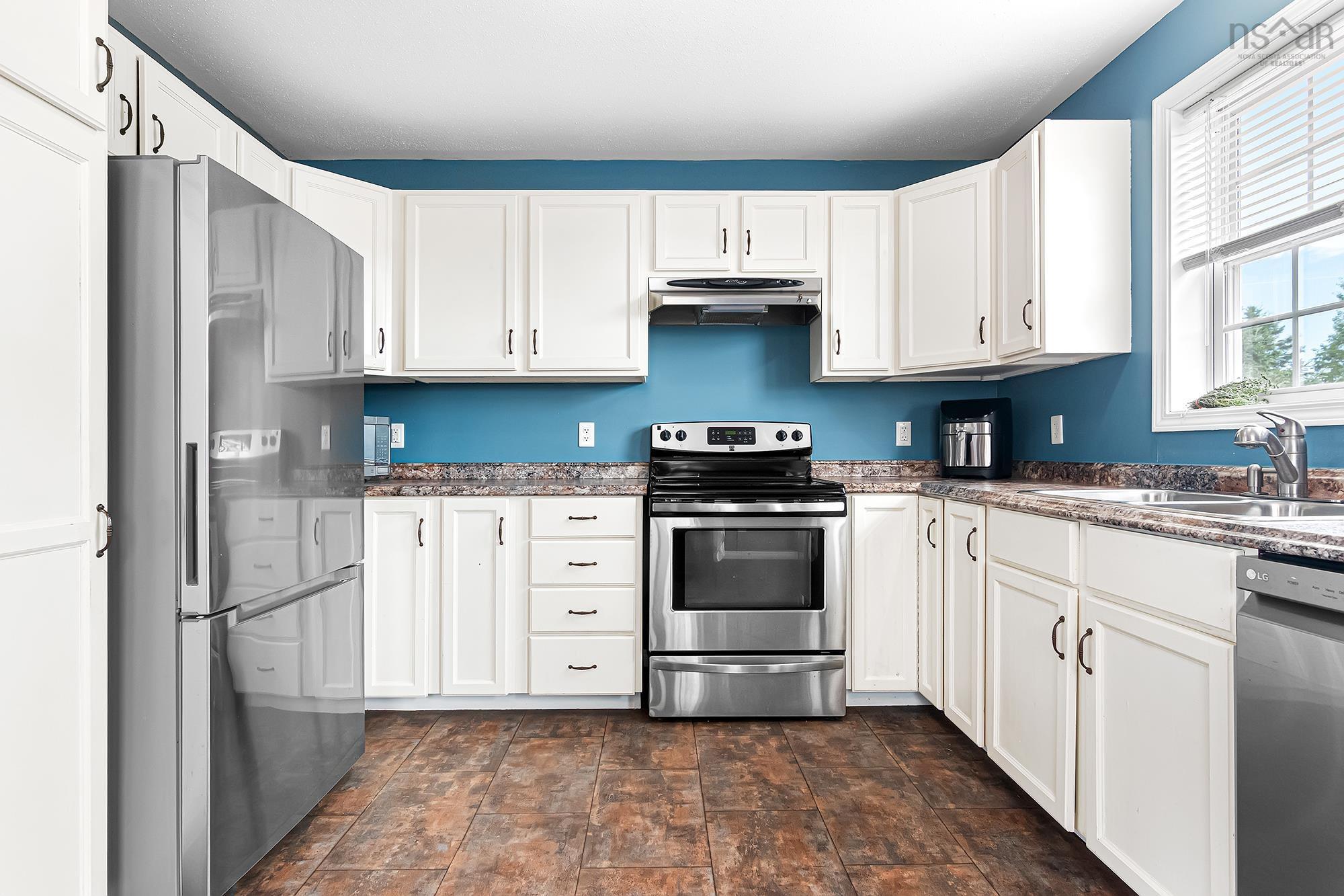 $599,900.00: 579 Highway 1, Mount Uniacke