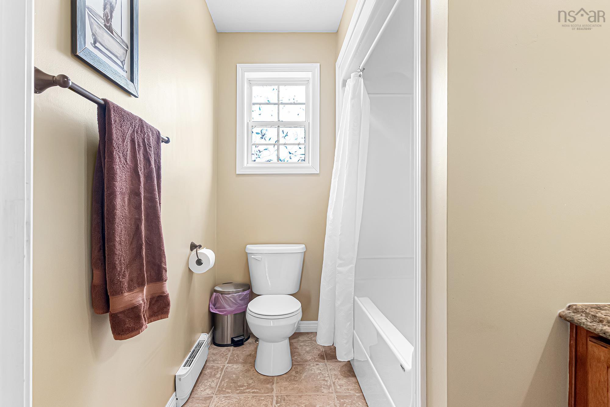 $599,900.00: 579 Highway 1, Mount Uniacke