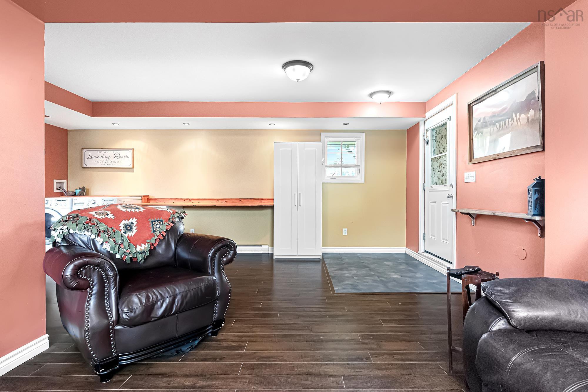 $599,900.00: 579 Highway 1, Mount Uniacke