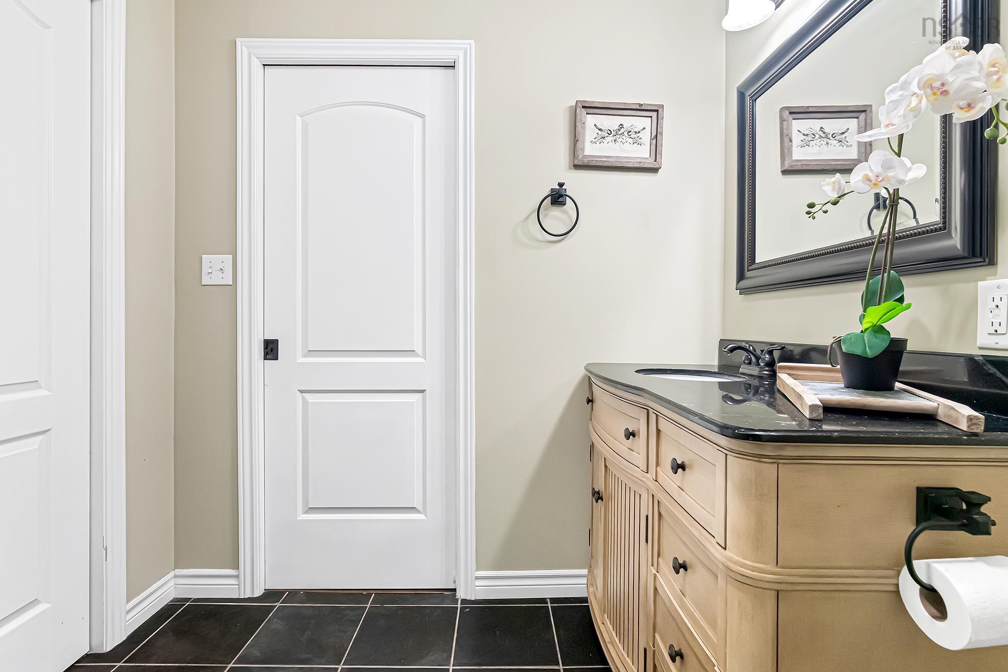 $599,900.00: 579 Highway 1, Mount Uniacke