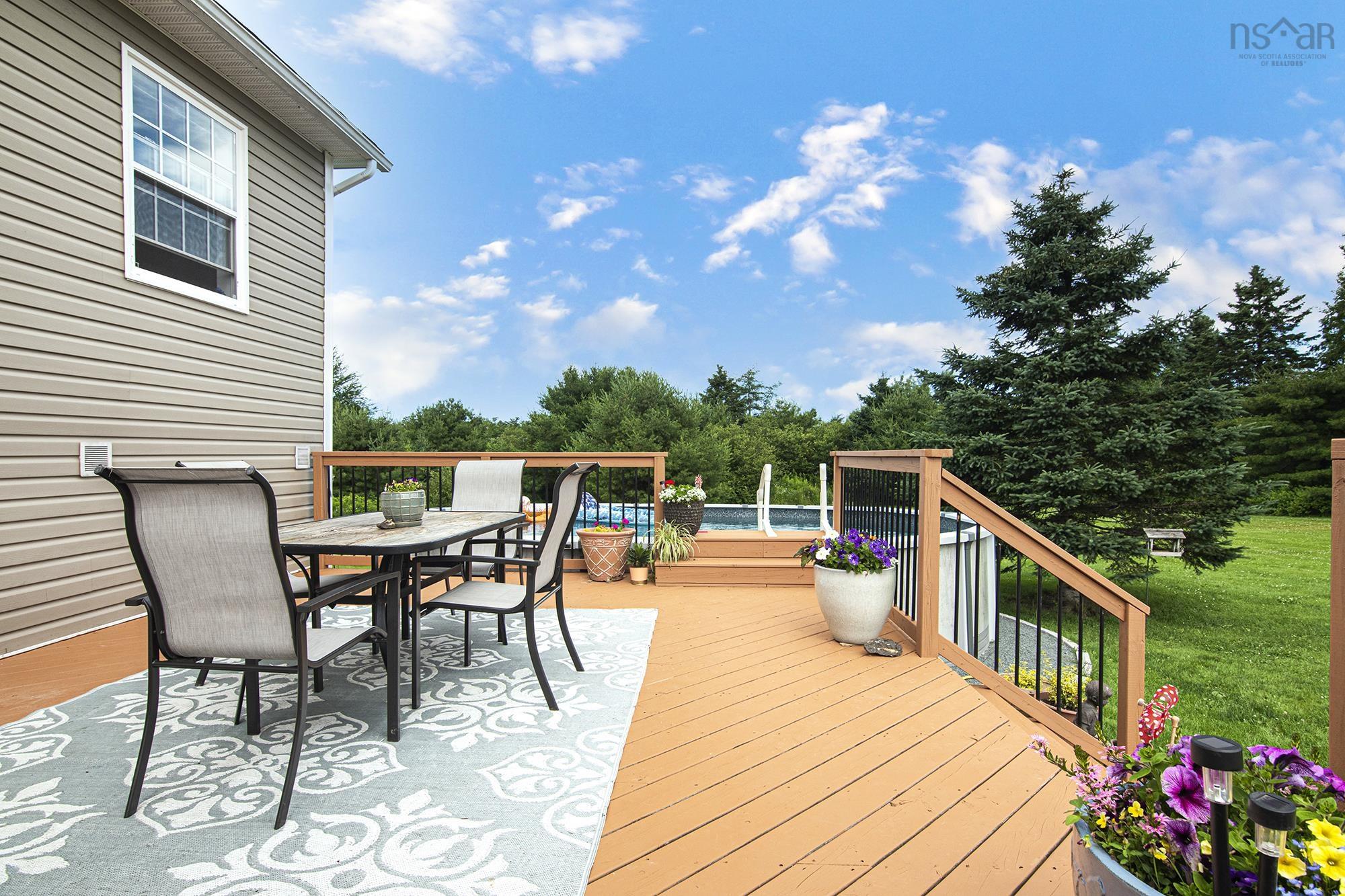 $599,900.00: 579 Highway 1, Mount Uniacke