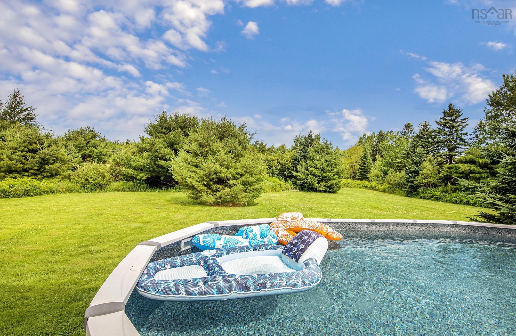 $599,900.00: 579 Highway 1, Mount Uniacke