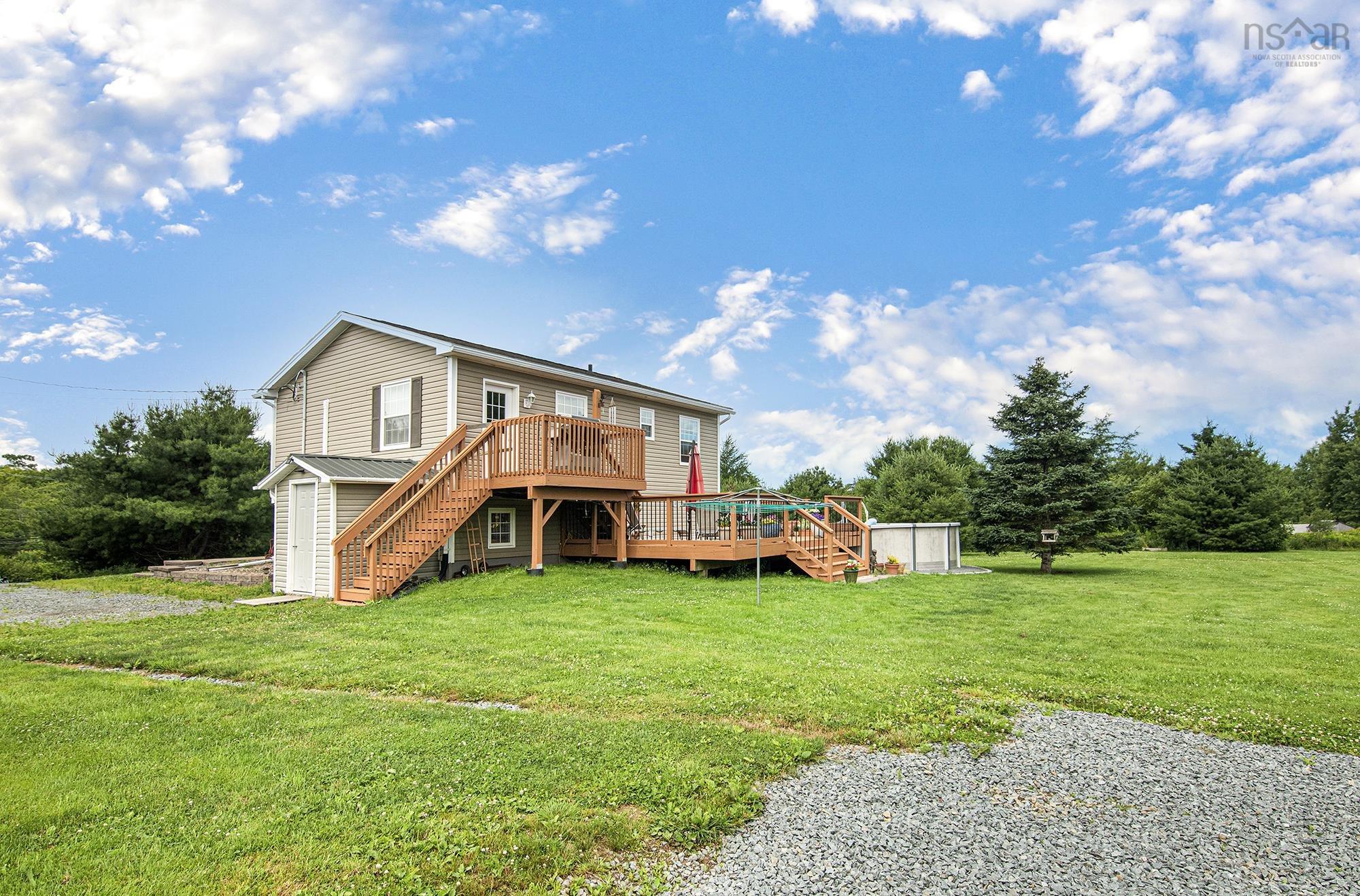 $599,900.00: 579 Highway 1, Mount Uniacke