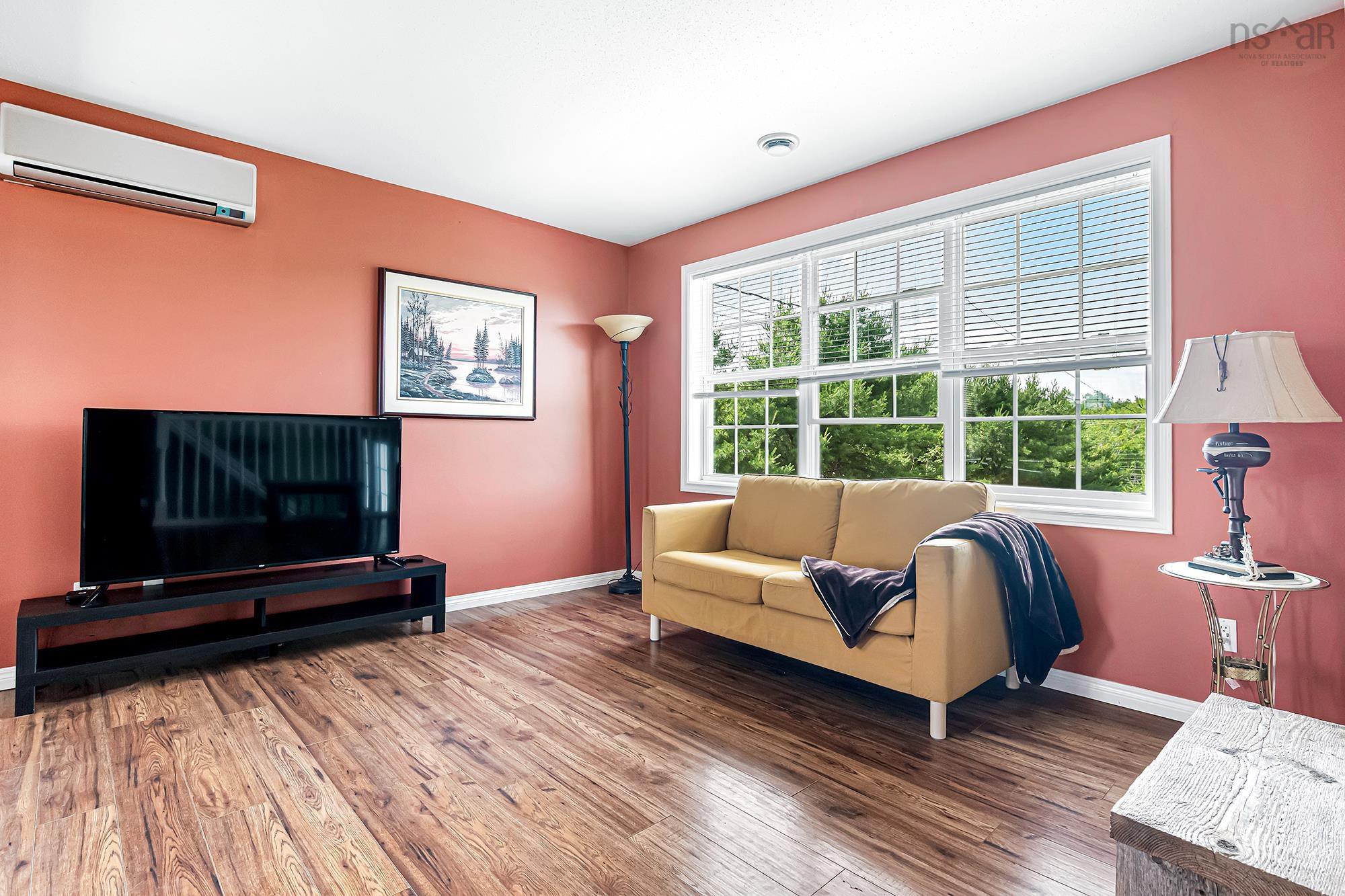 $599,900.00: 579 Highway 1, Mount Uniacke