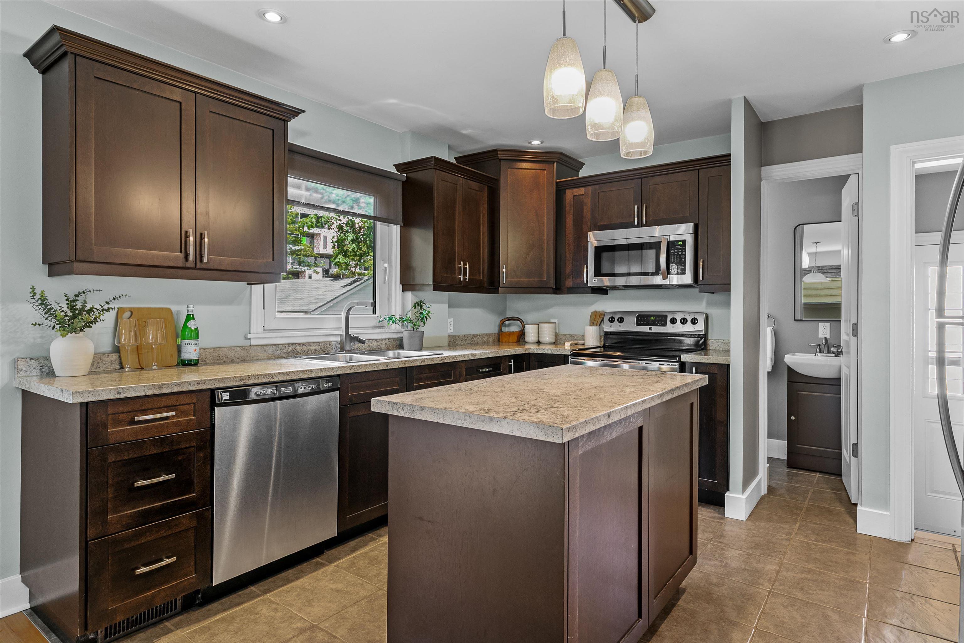 $589,900.00: 3464 Rowe Avenue, Halifax