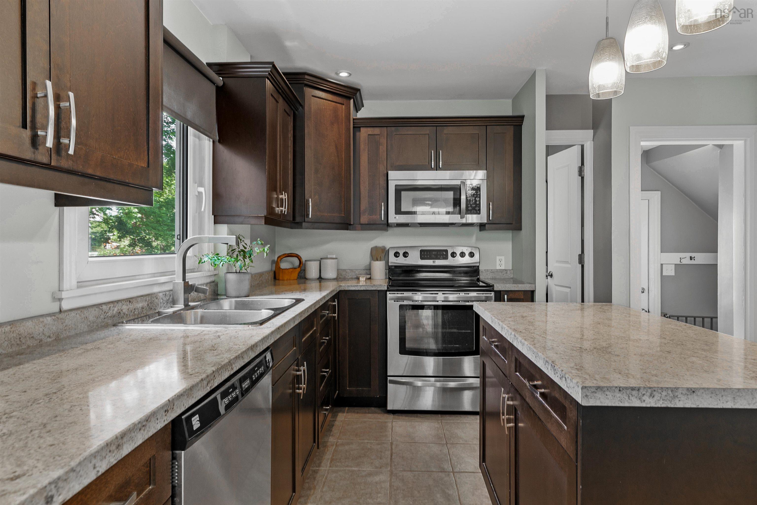 $589,900.00: 3464 Rowe Avenue, Halifax