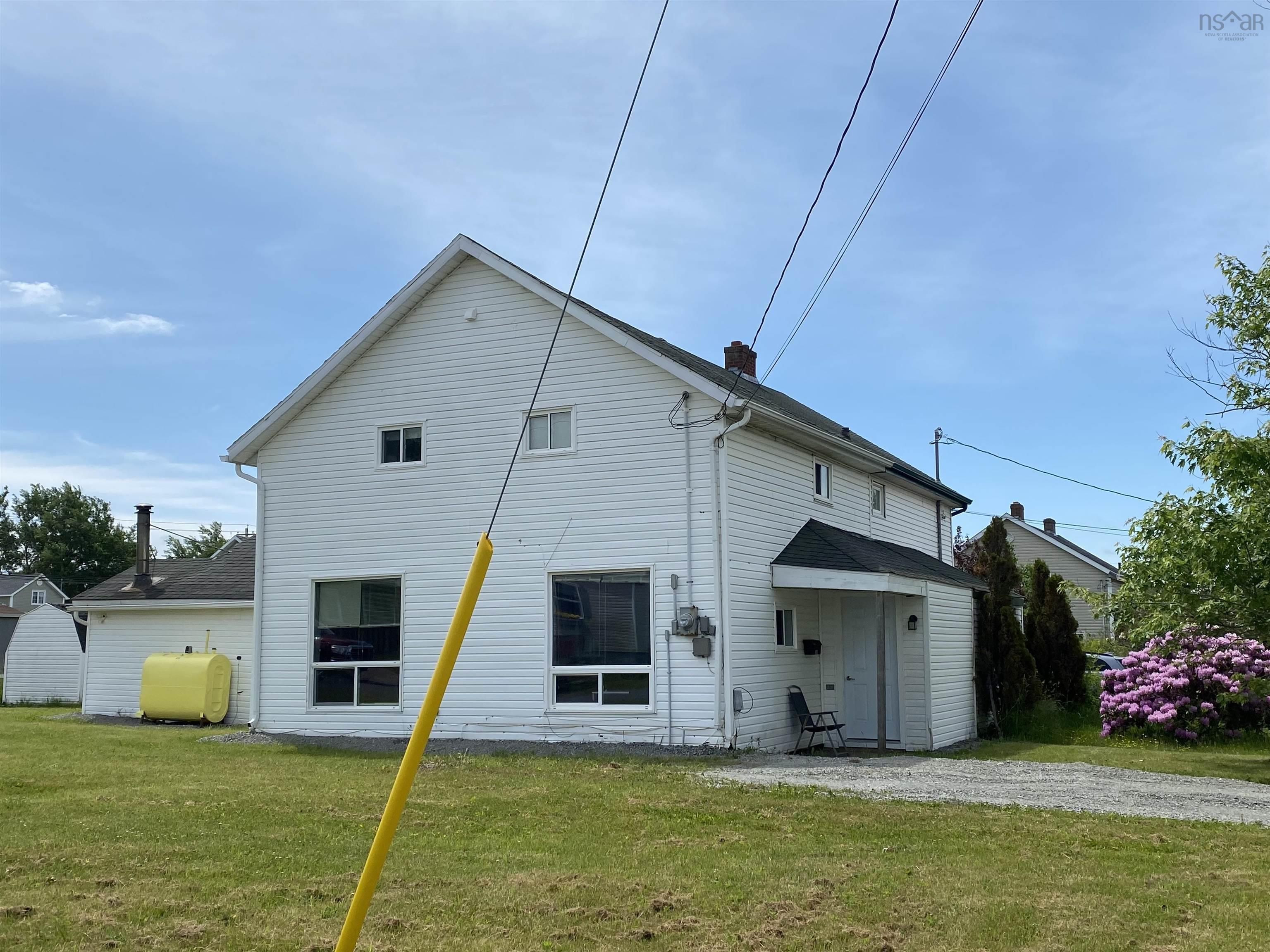 $99,900.00: 398 Tenth Street, New Waterford