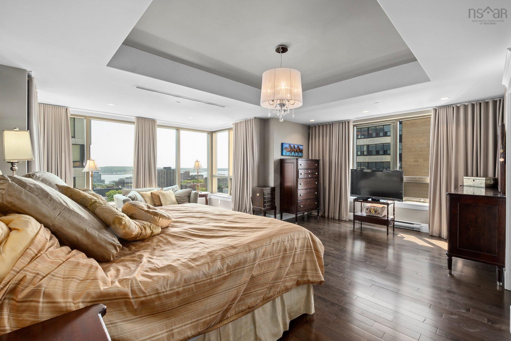 $1,275,000.00: 1301 1445 South Park St, Halifax