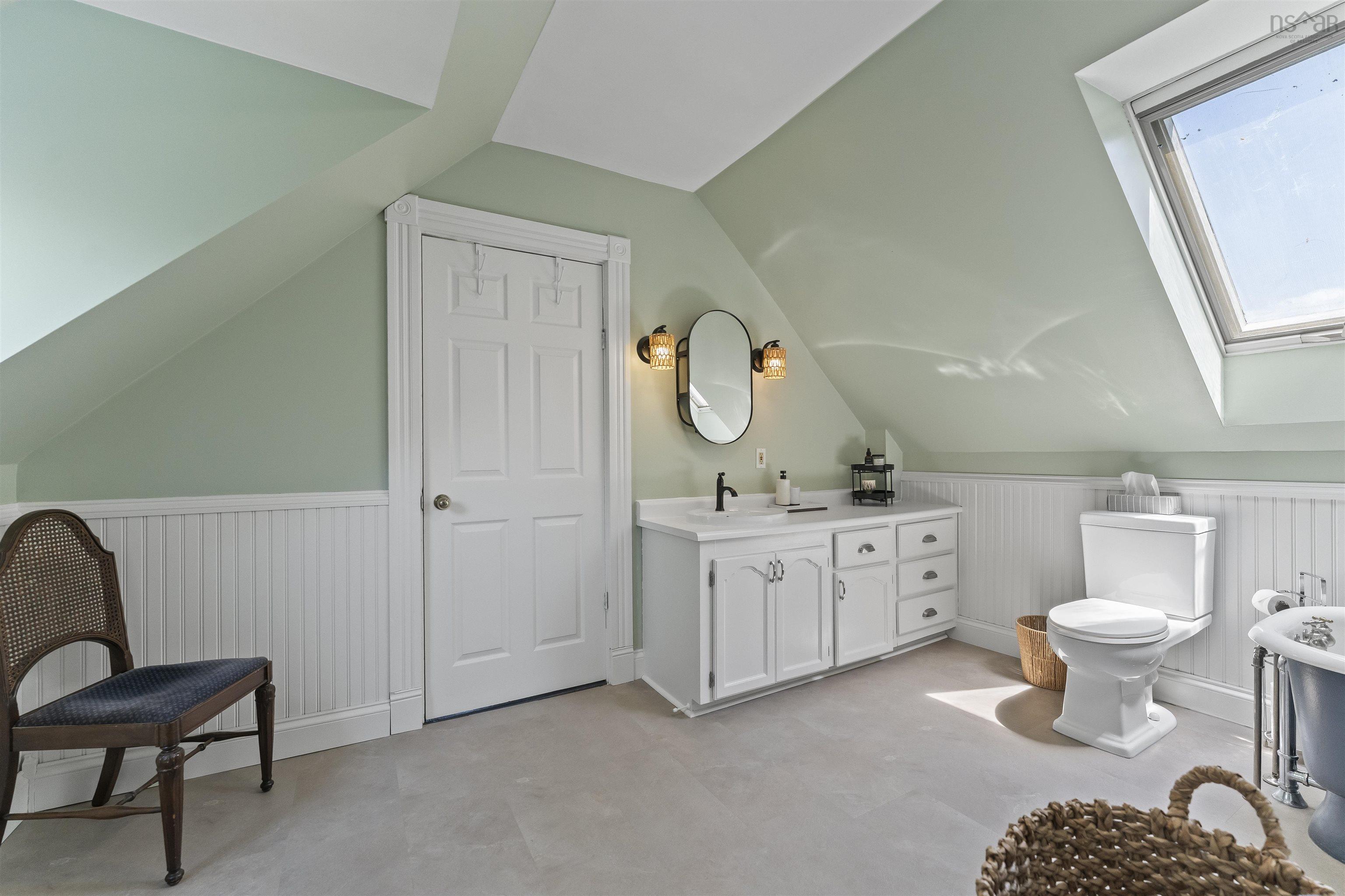 $529,900.00: 2141 Highway 2, Milford