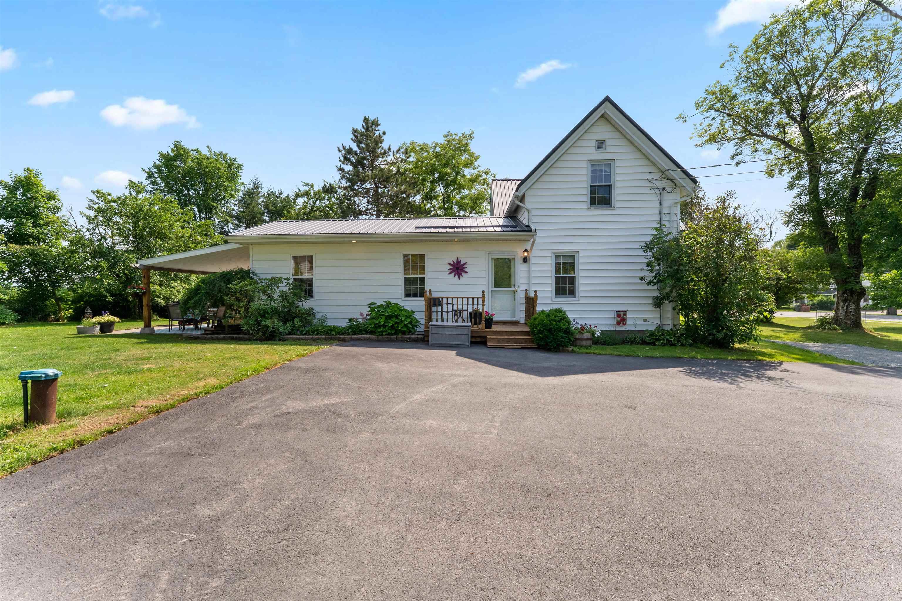 $529,900.00: 2141 Highway 2, Milford