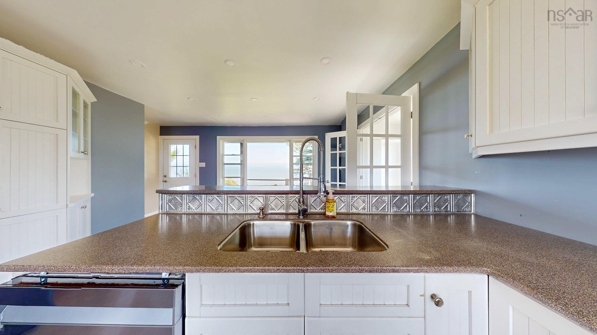 $775,000.00: 102 Pheasant Road, North Grand Pre