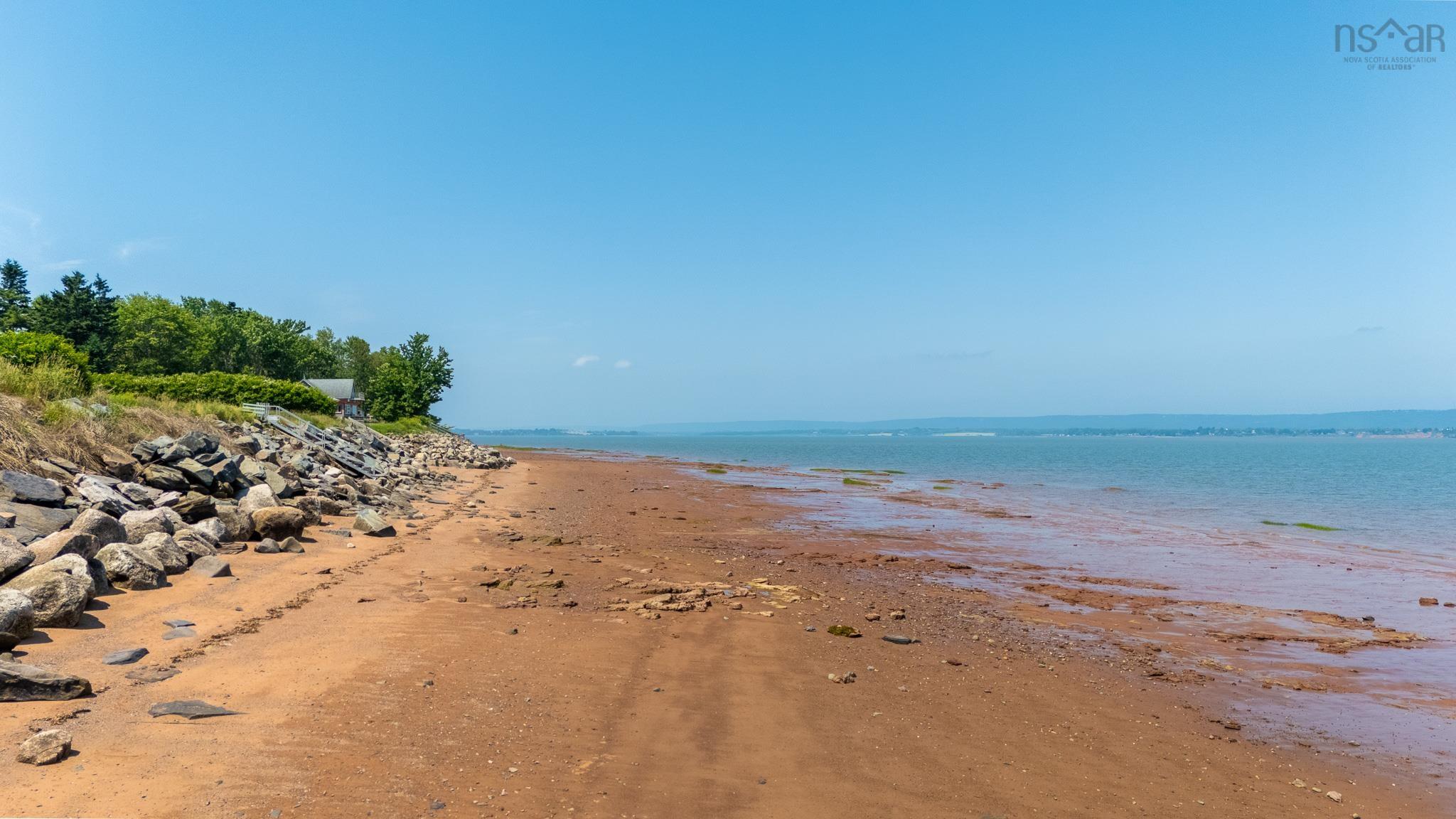 $775,000.00: 102 Pheasant Road, North Grand Pre